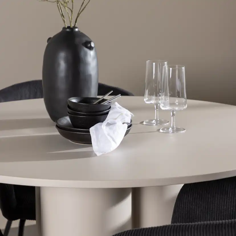 Spisegruppe Venture Home Olivia Ø110 med 4 stk Berit Stoler