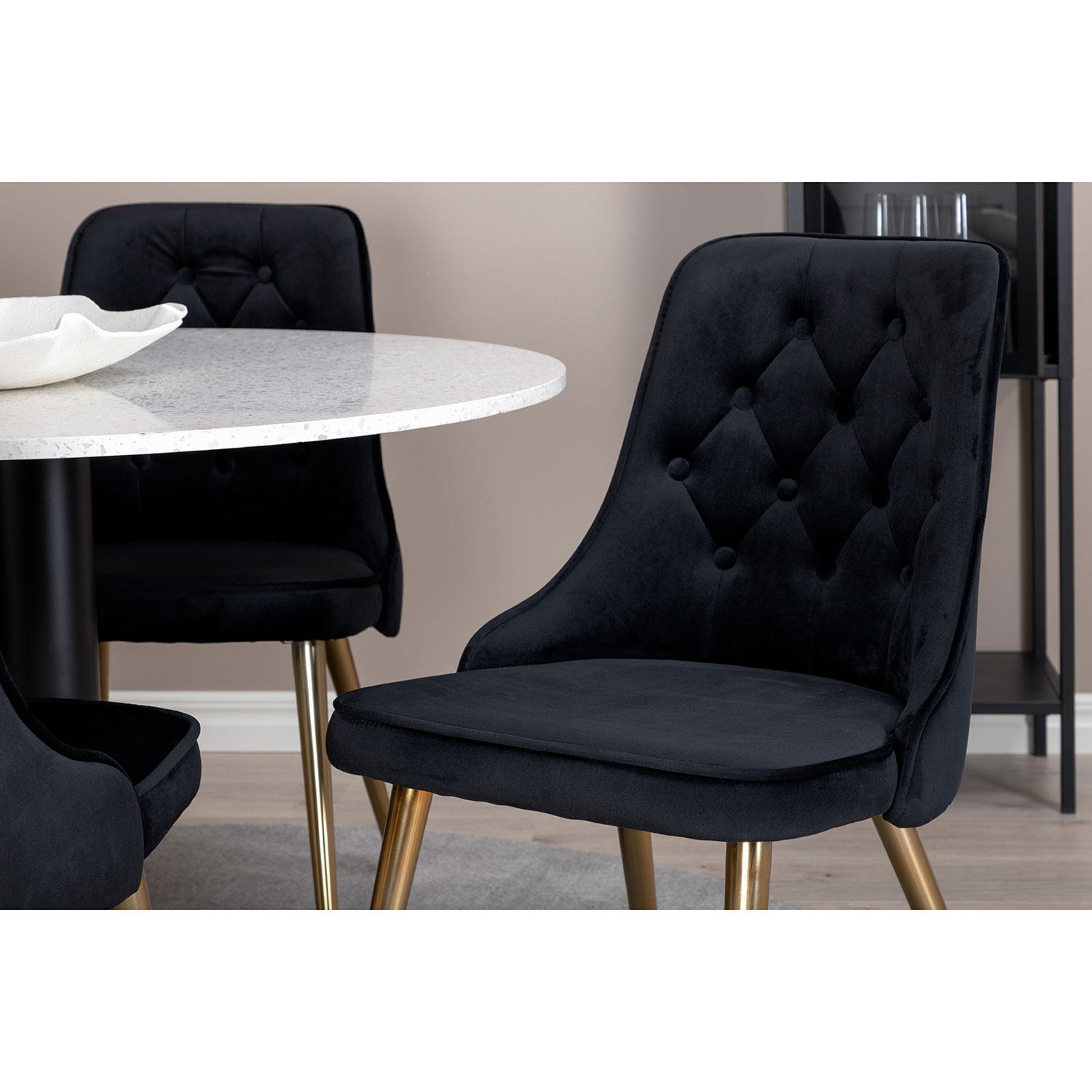 Spisegruppe Venture Home Razzia med 4 Velvet Deluxe Stoler
