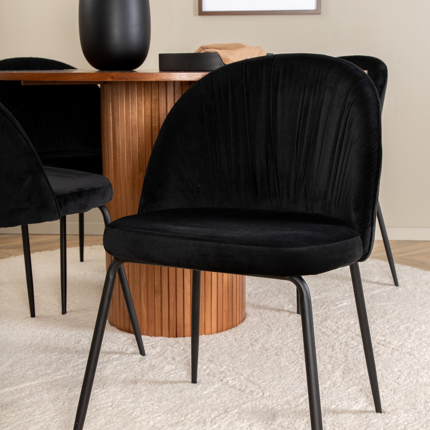 Spisegruppe Venture Home med Bianca Spisebord og 4 Wrigley Spisestoler