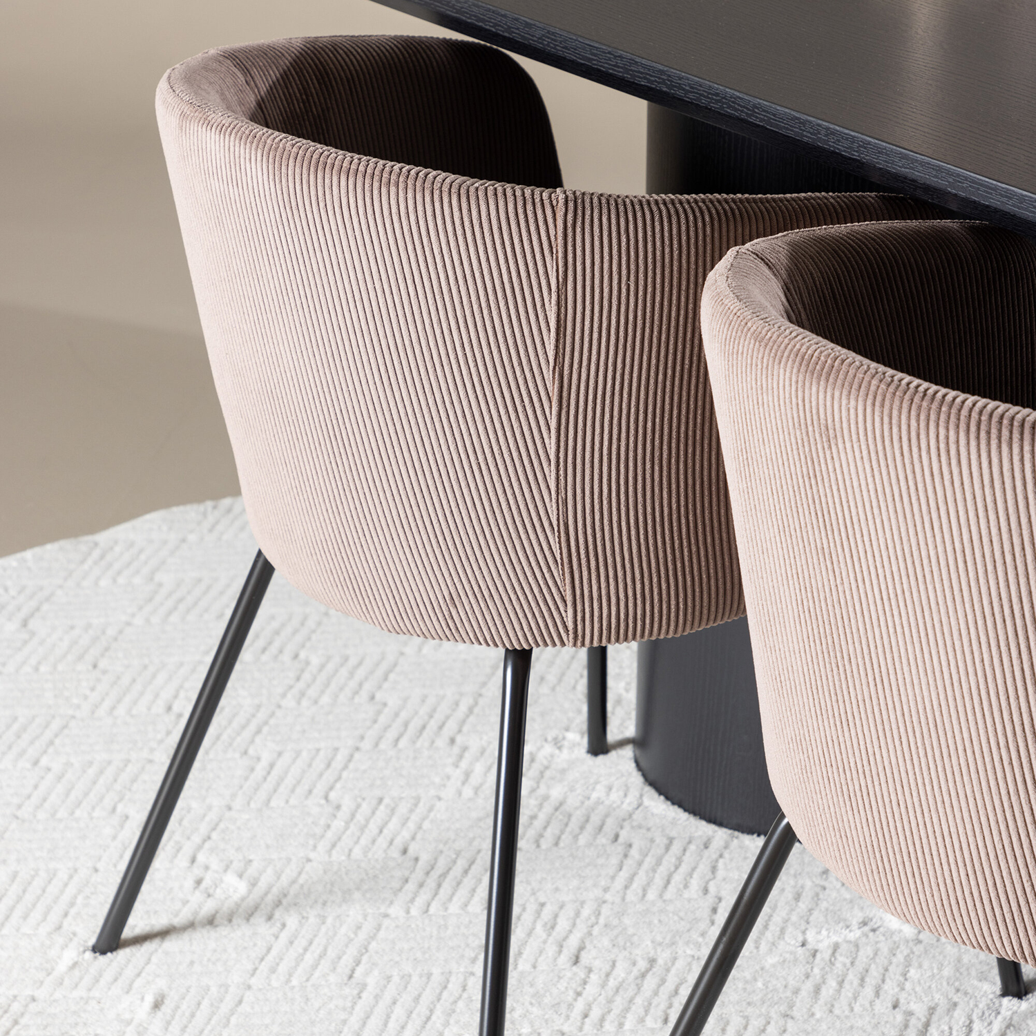 Spisegruppe Venture Home Olivia 210 med 6 stk Berit Stoler