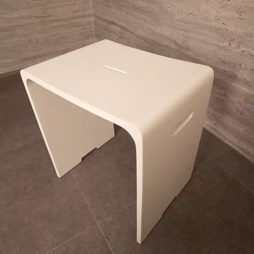 Baderomsstol LH Cube