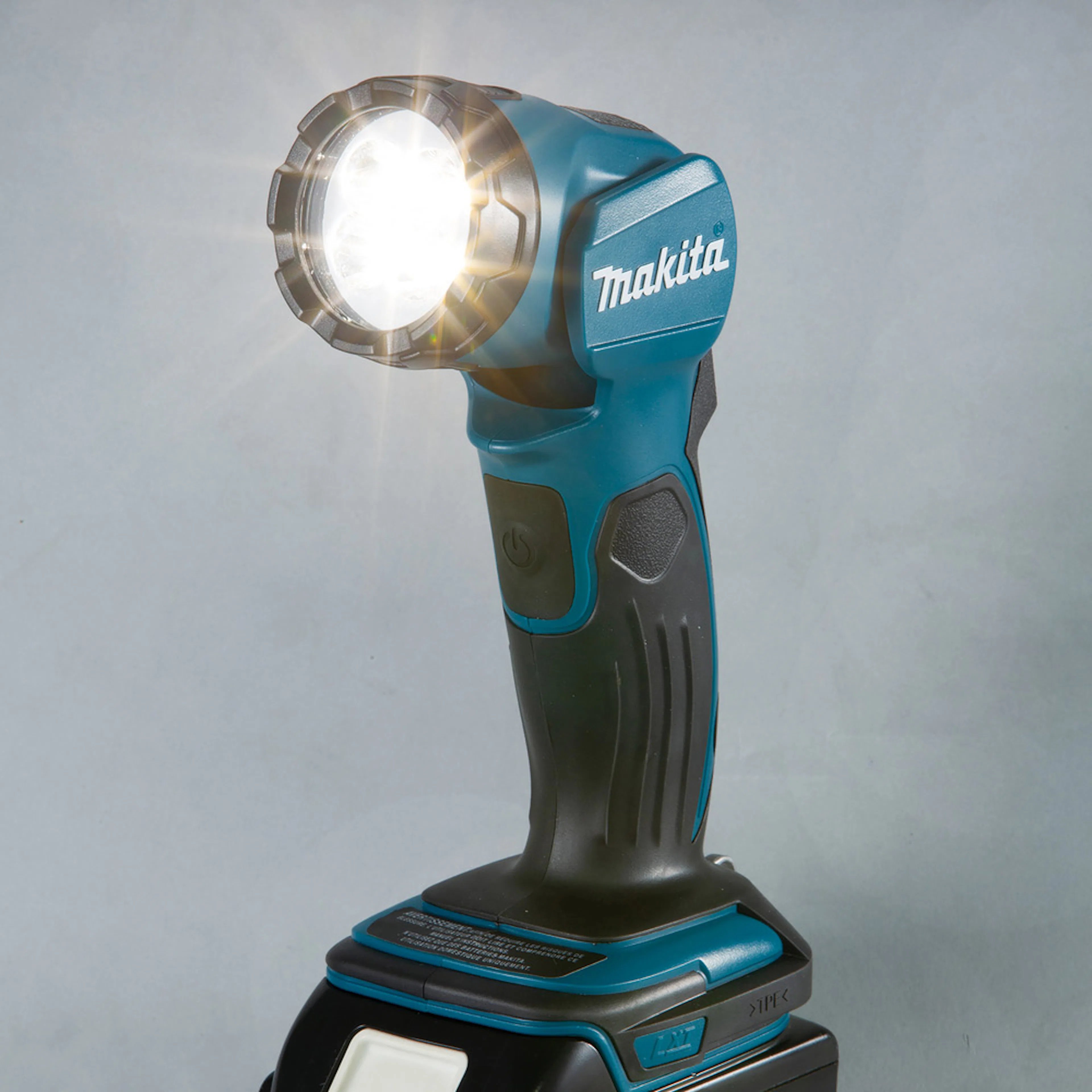 Lampe DML815 18V uten Batteri og Lader