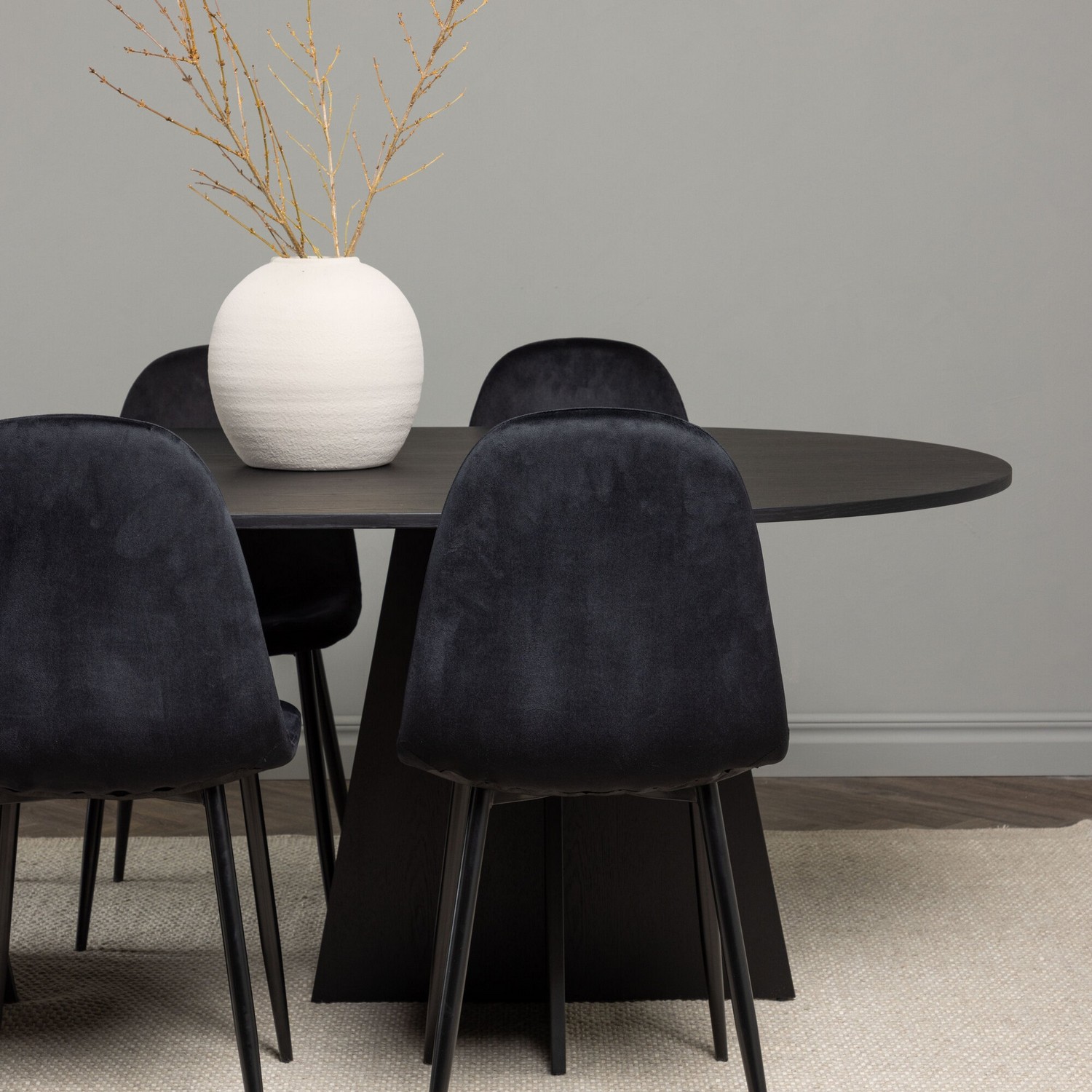 Spisegruppe Venture Home Bootcut Oval med 6 Polar Fløyel Stoler