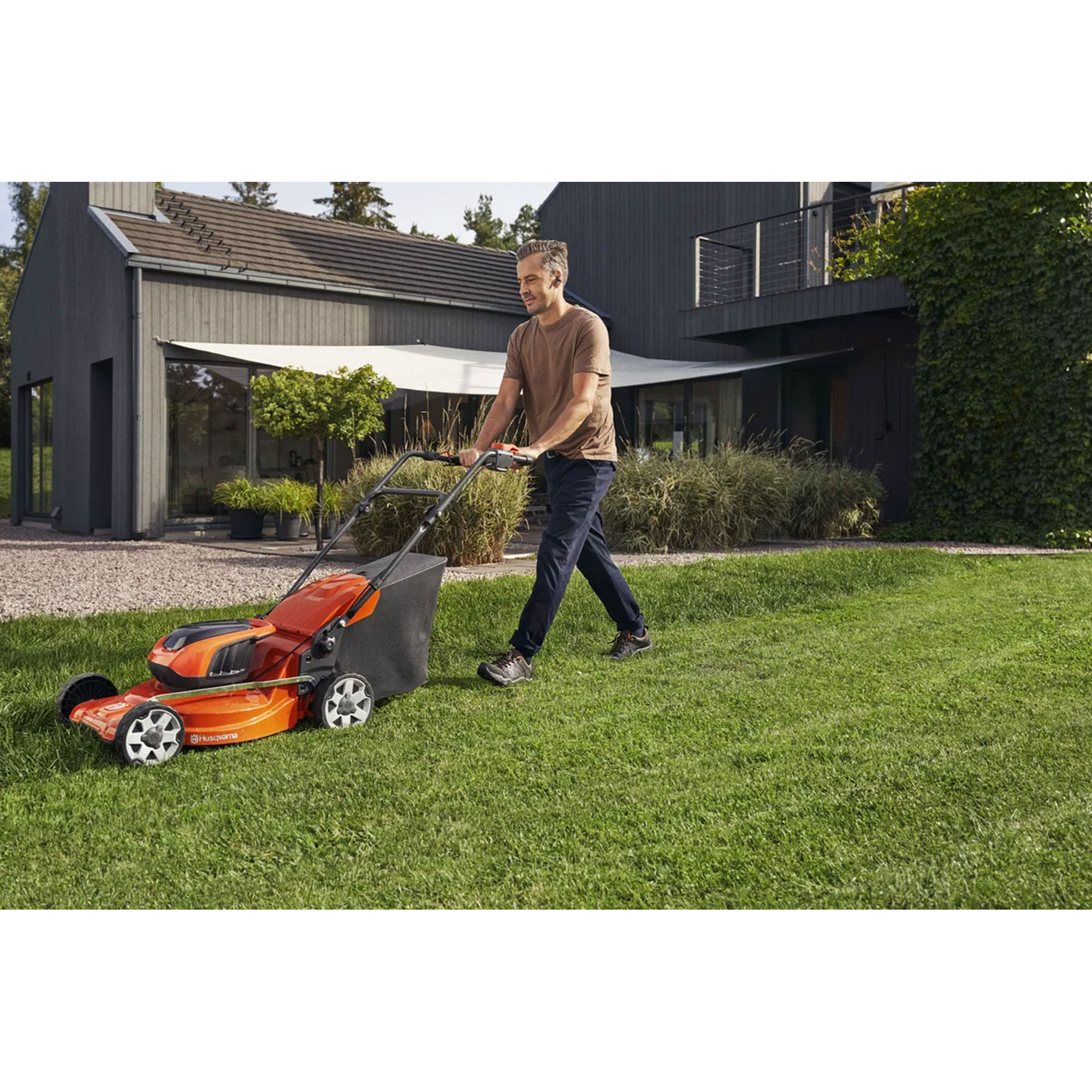 Gressklipper Husqvarna LC142iS med Batteri