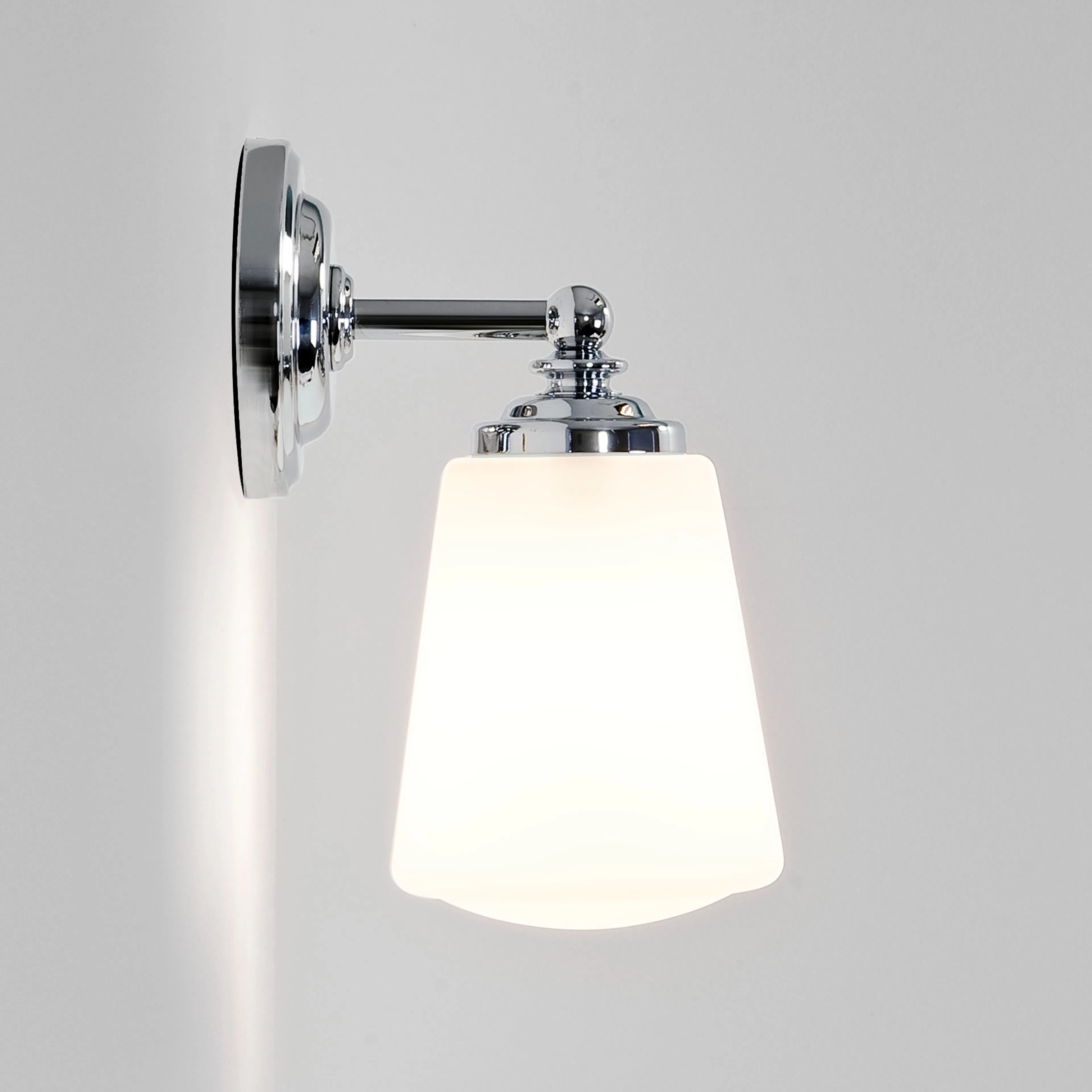 Vegglampe Astro Anton