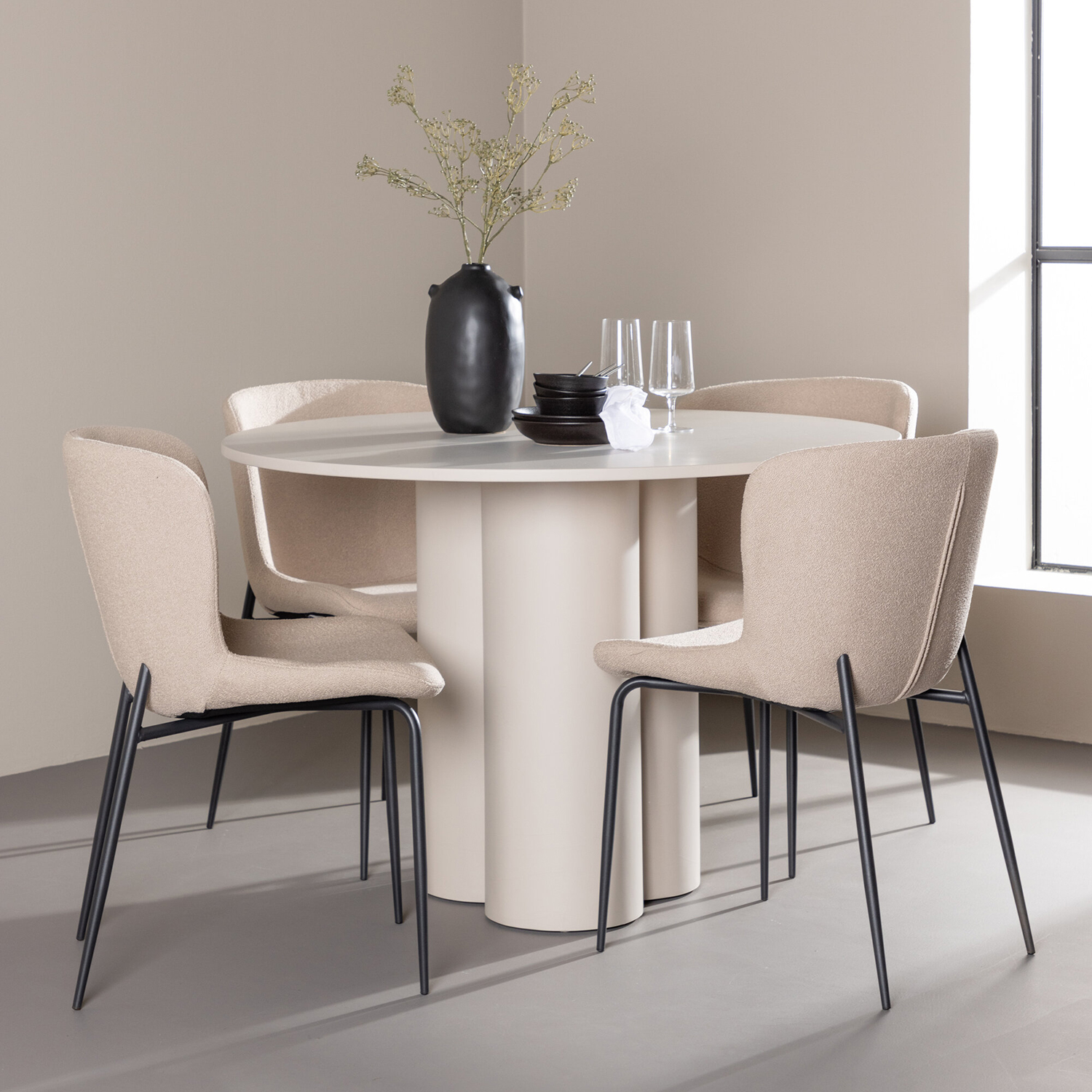 Spisegruppe Venture Home Olivia Ø110 med 4 stk Modesto Stoler