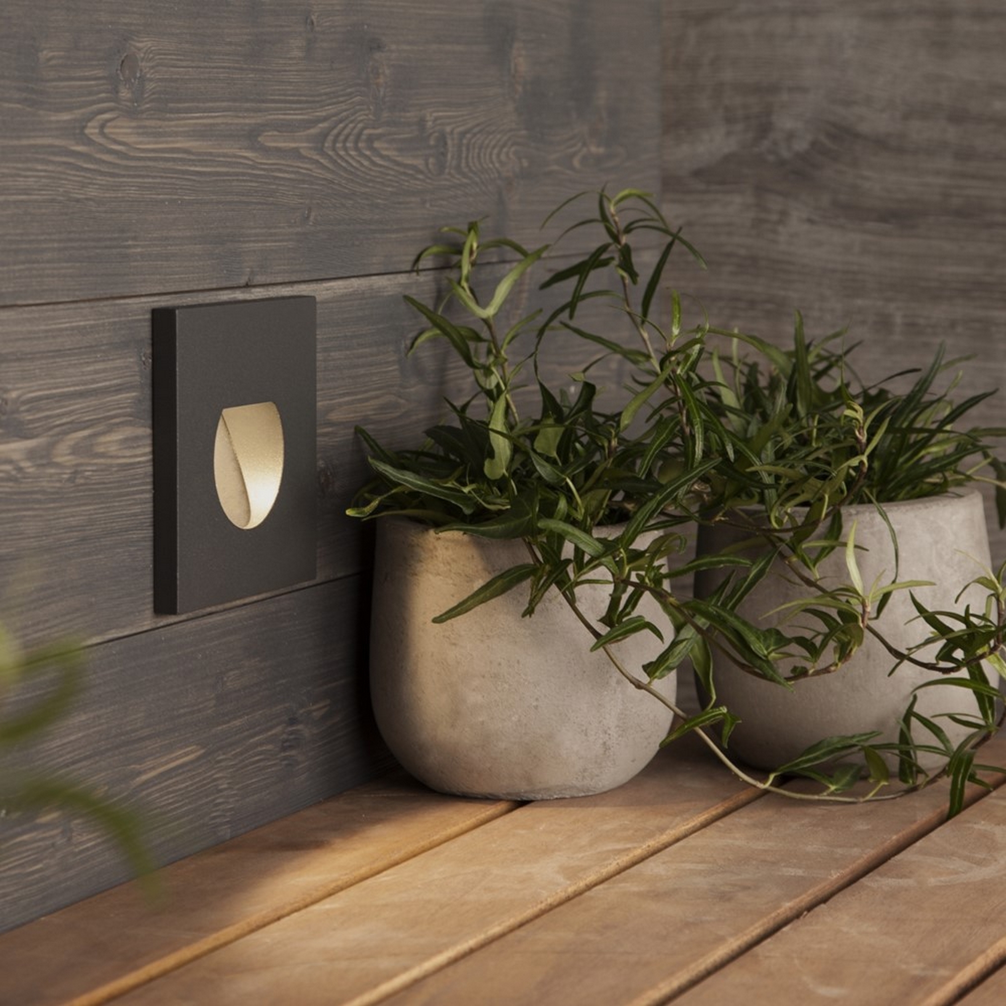 Veggarmatur Hide-a-lite Indicate Multi Antrasitt