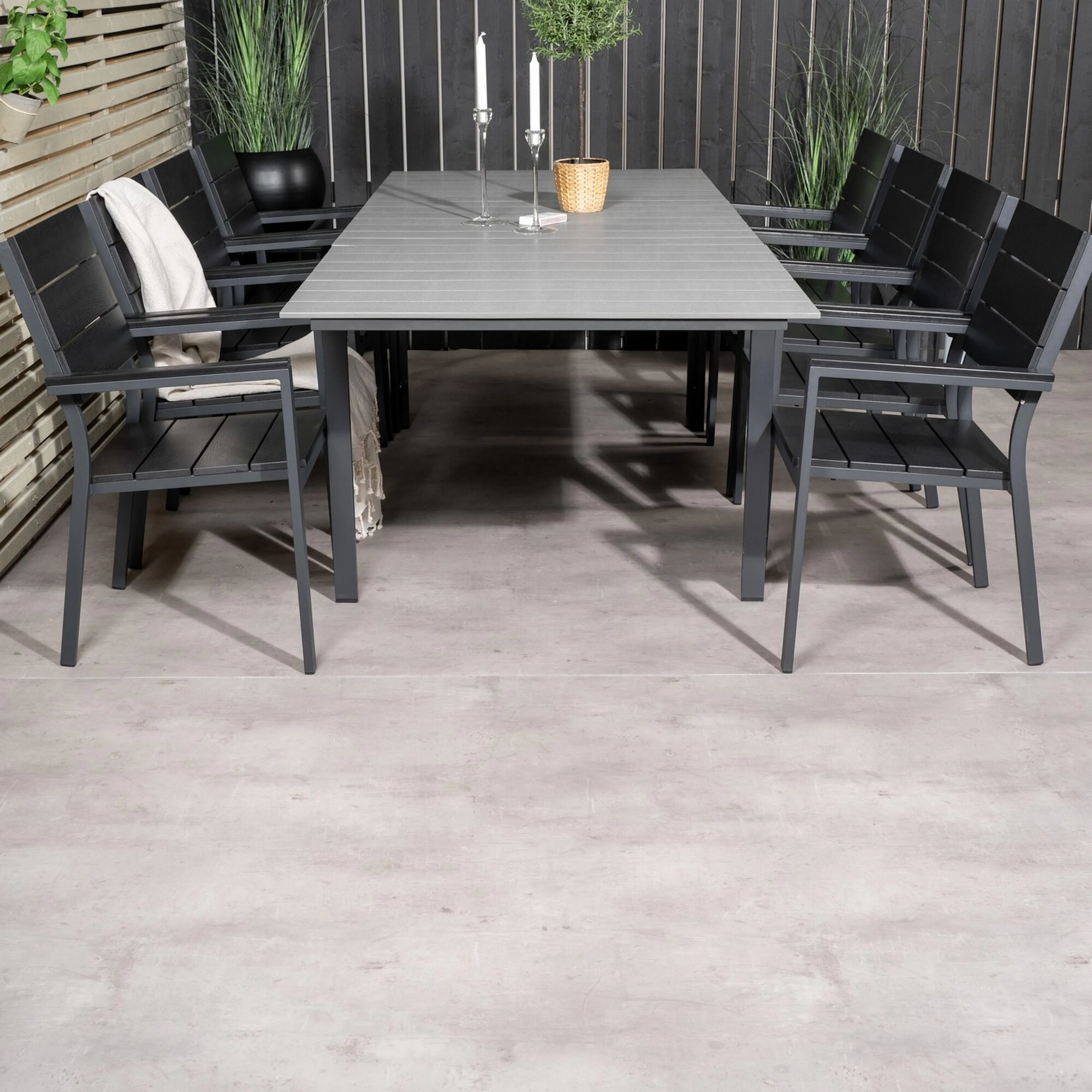 Spisegruppe Venture Home Lova 160/240 med 8 Lova Stoler