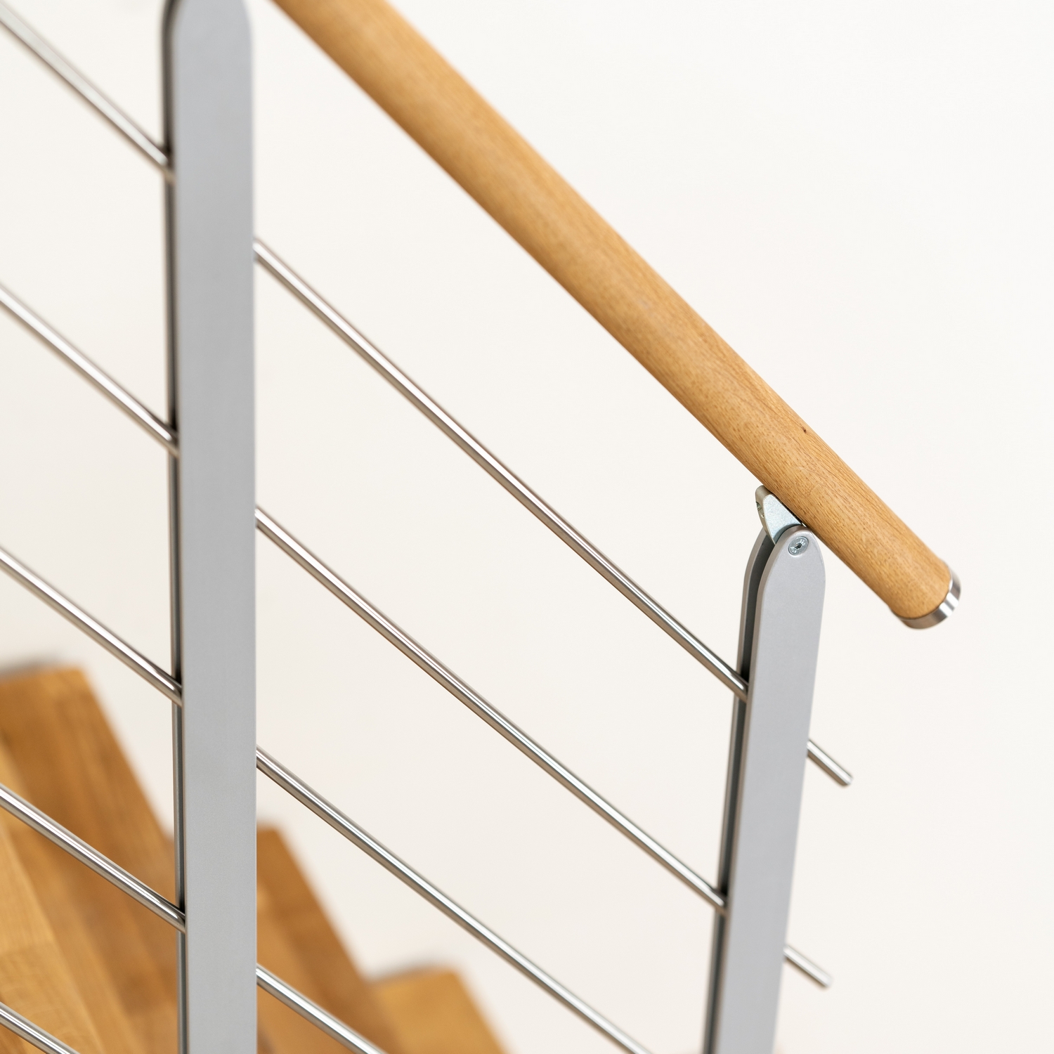 Plassbesparende Trapp Dolle Frankfurt Eik Oljet 1/4-Sving Design