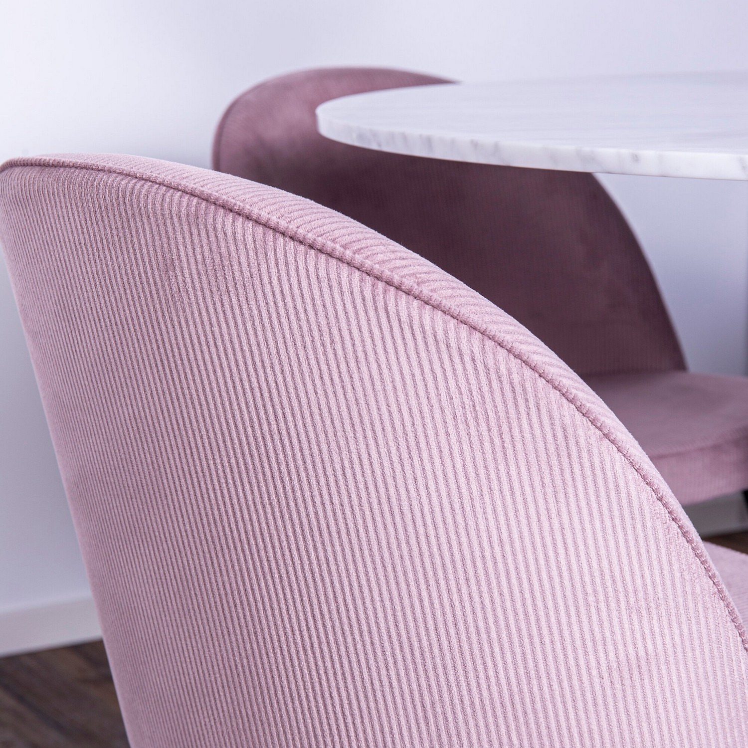 Spisegruppe Venture Home Estelle Rundt med 4 Valentina Stoler