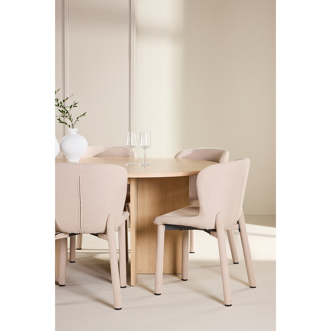 Spisegruppe Venture Home Strada Ø120 cm med 6st Astoria Spisestoler