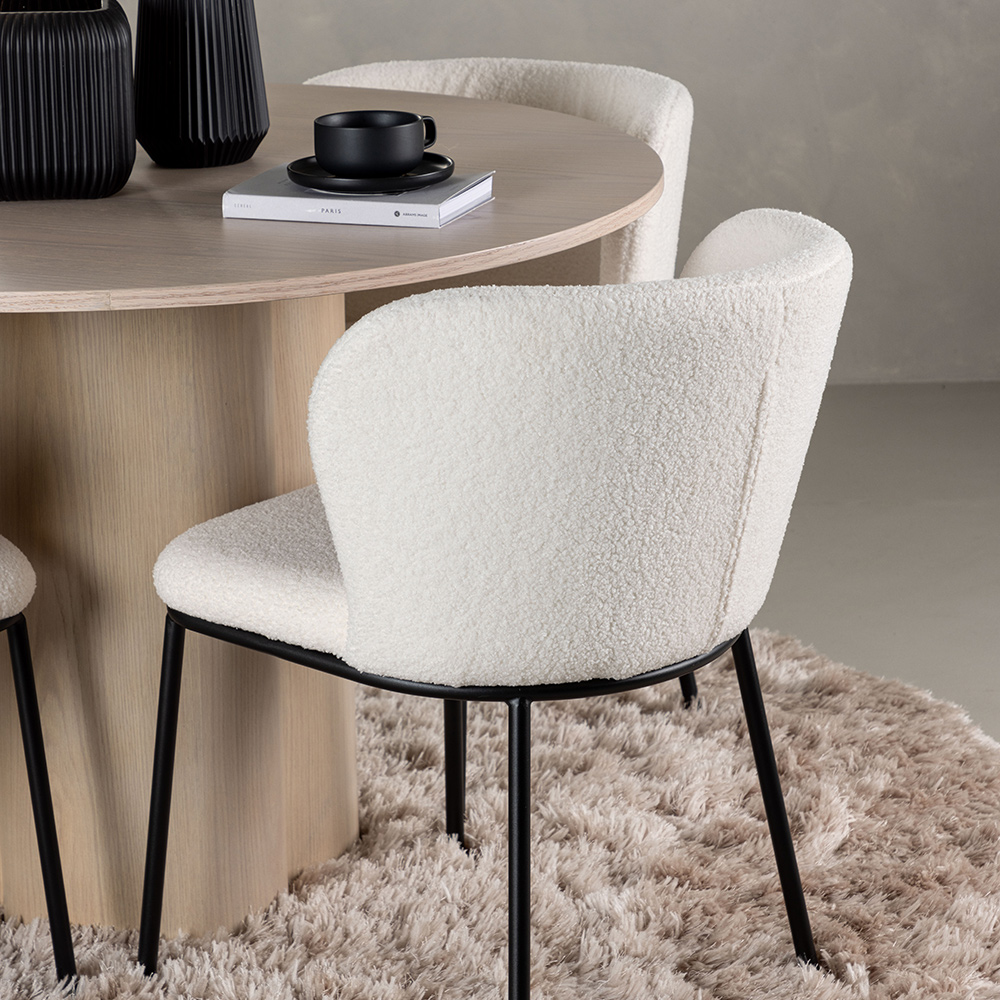 Spisegruppe Venture Home Olivia Ø110 cm med 4 stk Edina Stoler