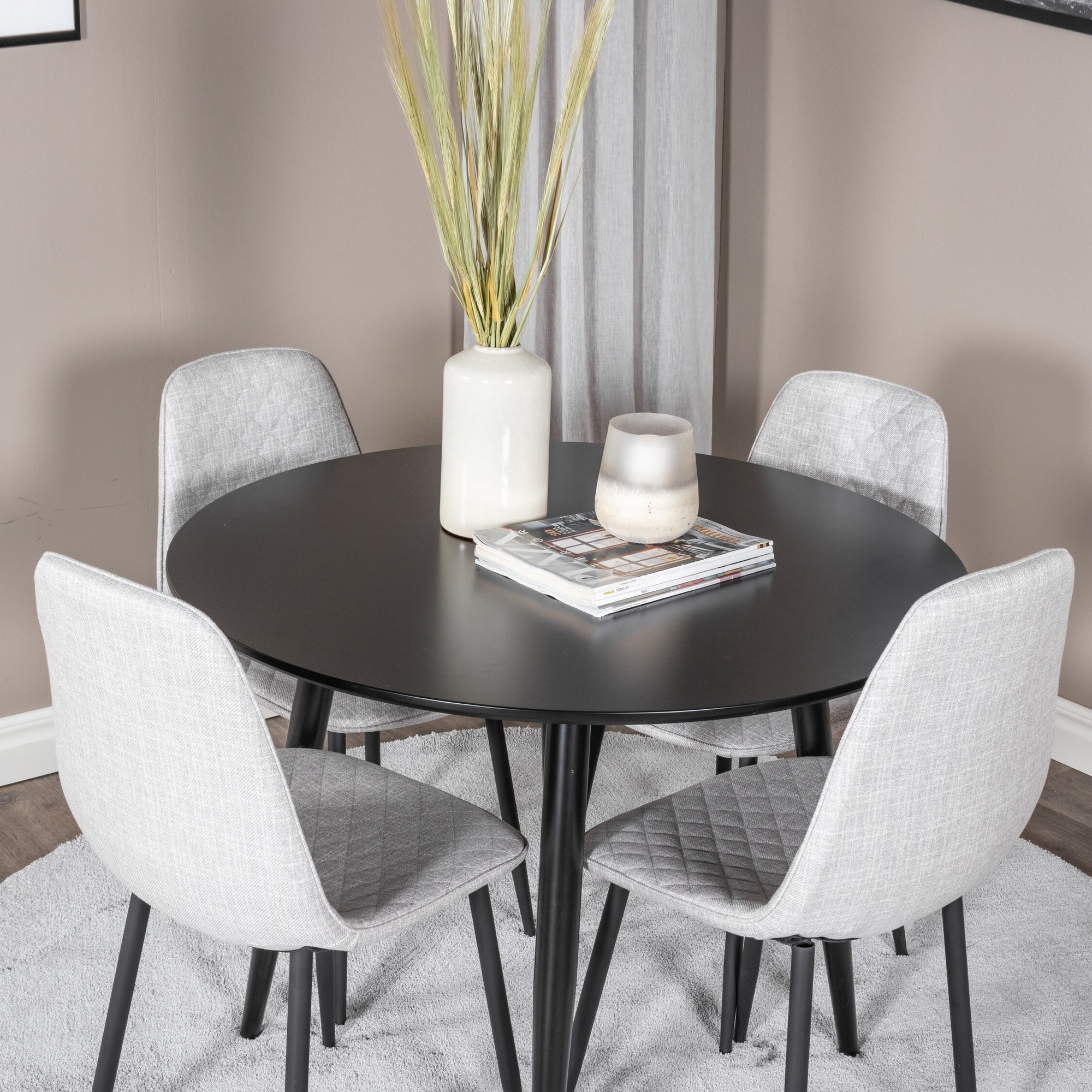 Spisegruppe Venture Home Plaza med 4stk Polar Stoler