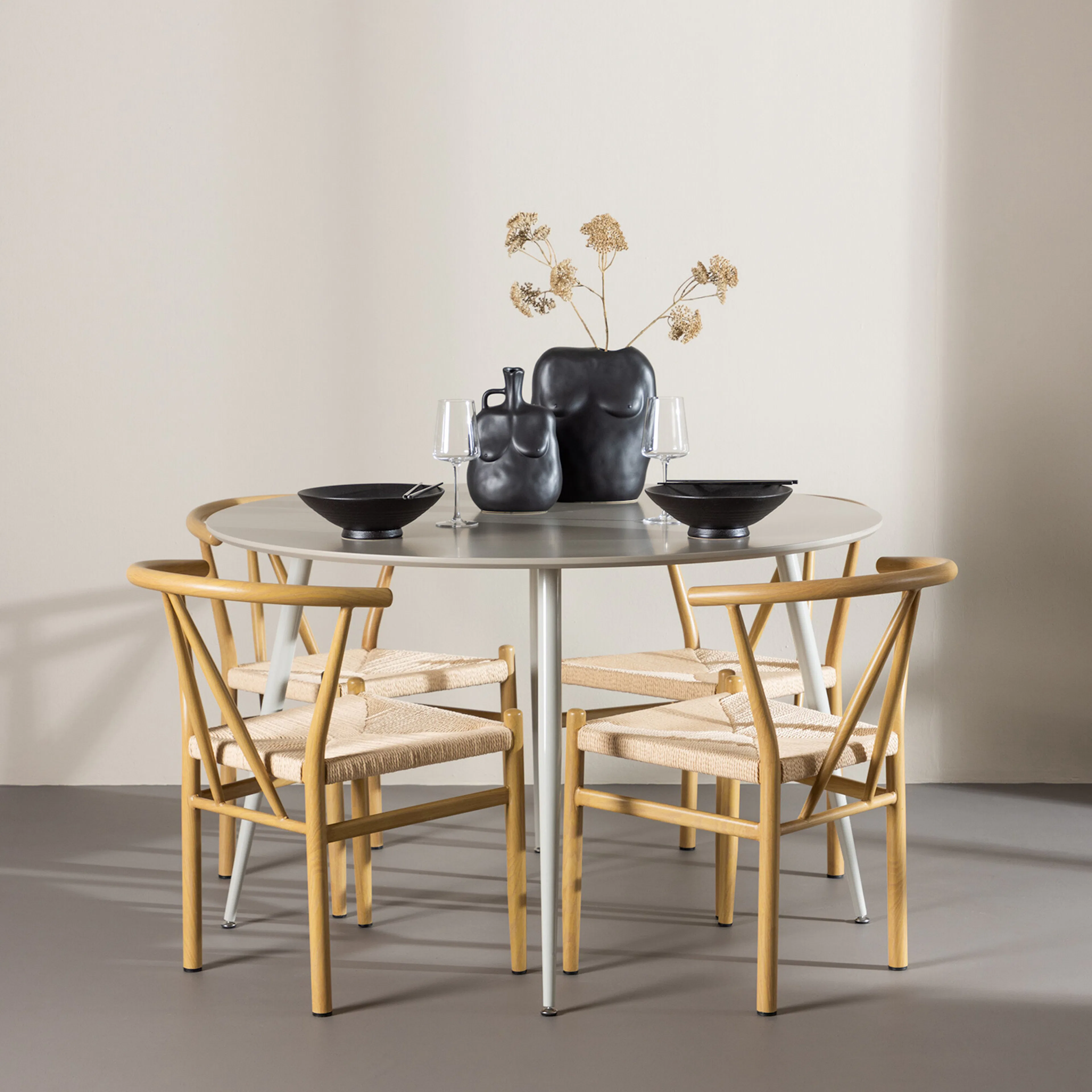 Spisegruppe Venture Home Plaza Ø120 med 4 stk Alfons Stoler