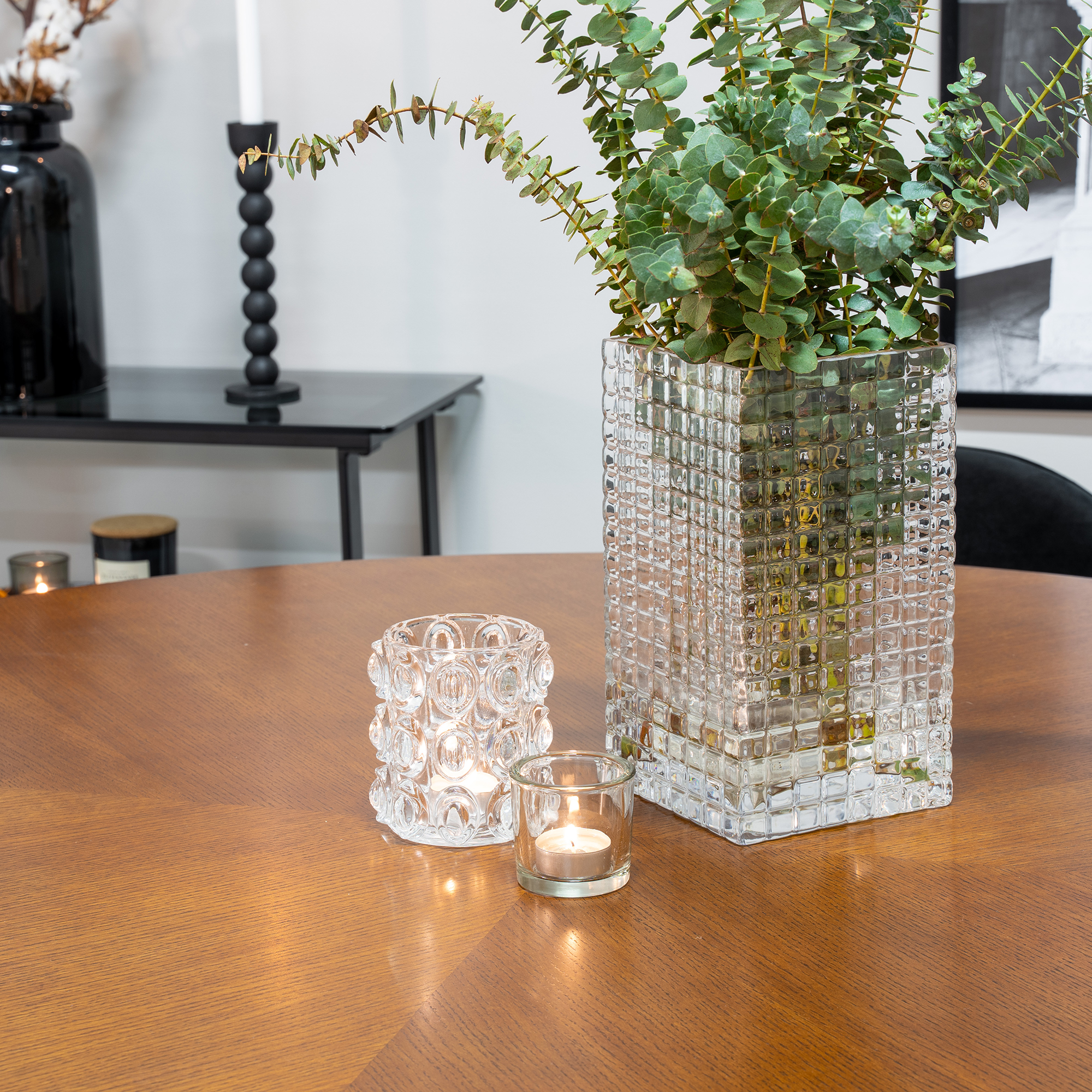 Spisegruppe furniture/fashion Copenhagen med 4 Valentina Fløyel Stoler