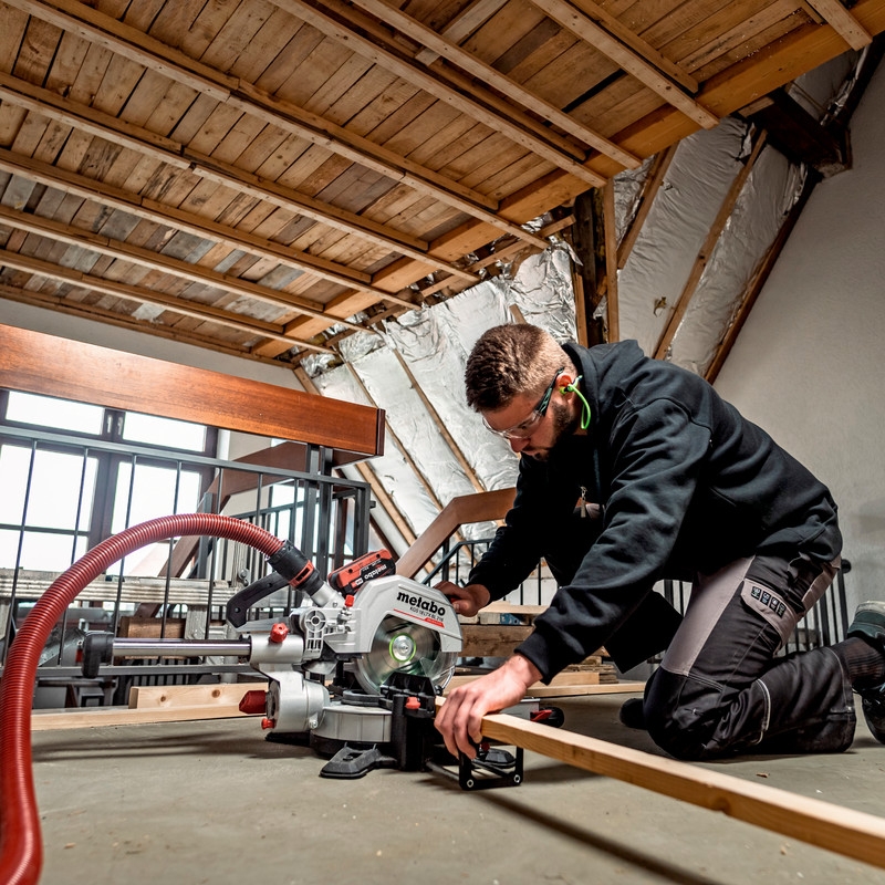Kapp-/gjæringssag Metabo KGS 18 LTX BL 216 1x4,0 Ah + ASC55