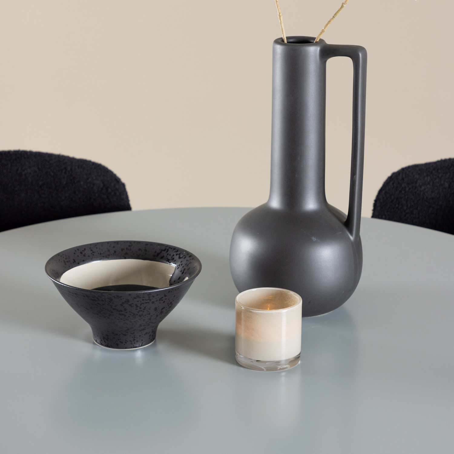 Spisegruppe Venture Home Plaza Ø100 med 4 stk Modesto Stoler