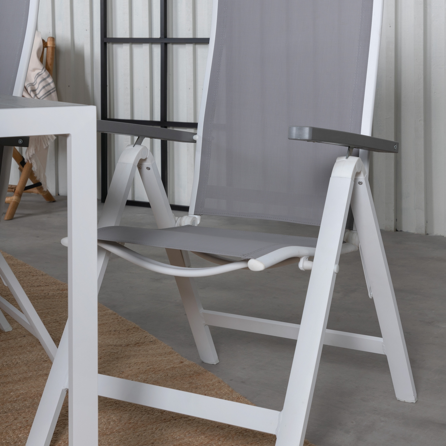 Spisegruppe Venture Home Bront med 6 Aleyna Posisjonsstoler
