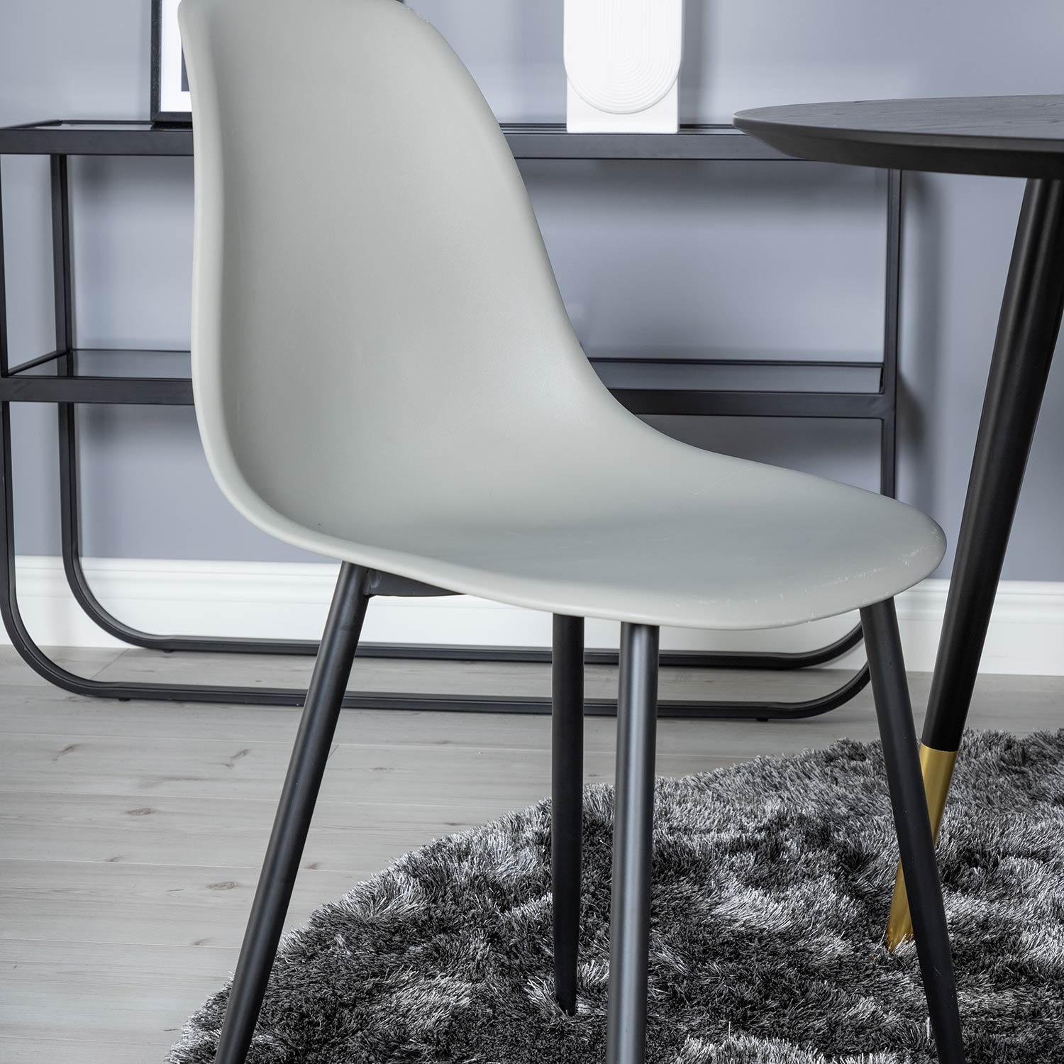 Spisegruppe Venture Home Dipp Ø115 cm med 4 Polar Plast Stoler