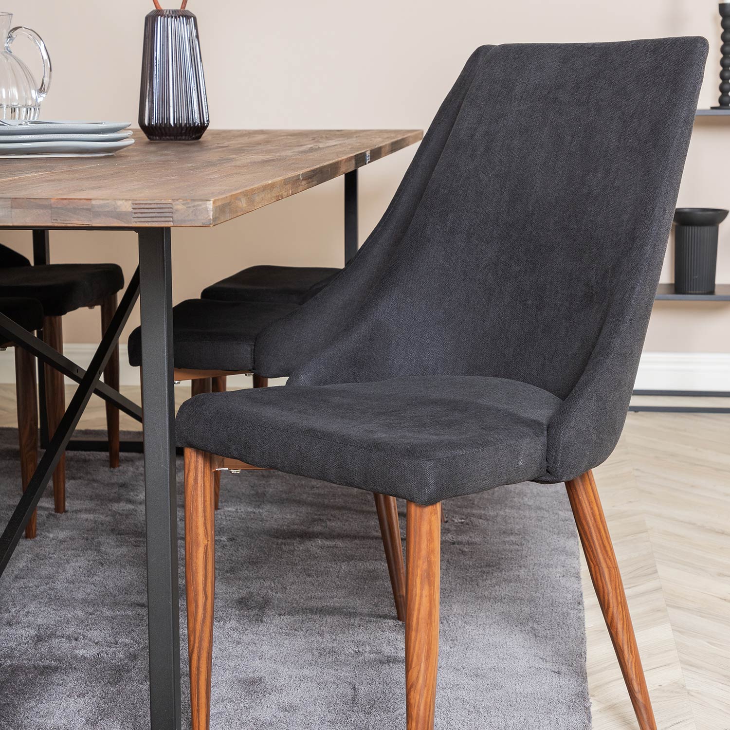 Spisegruppe Venture Home Peo med 6 Laura Stoler