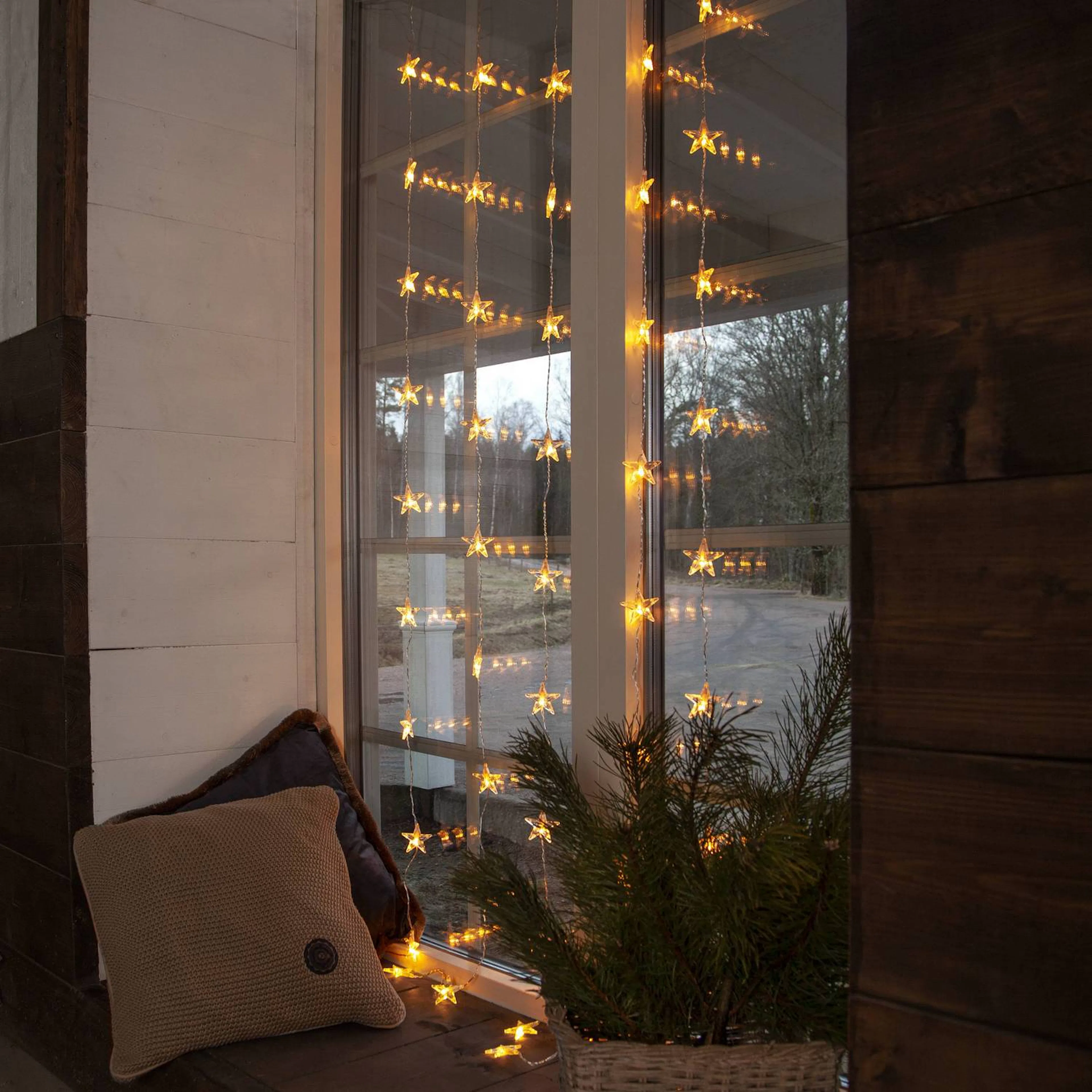 Lysgardin Star Trading Star Curtain Hengende Gardinslenke med Stjerner LED