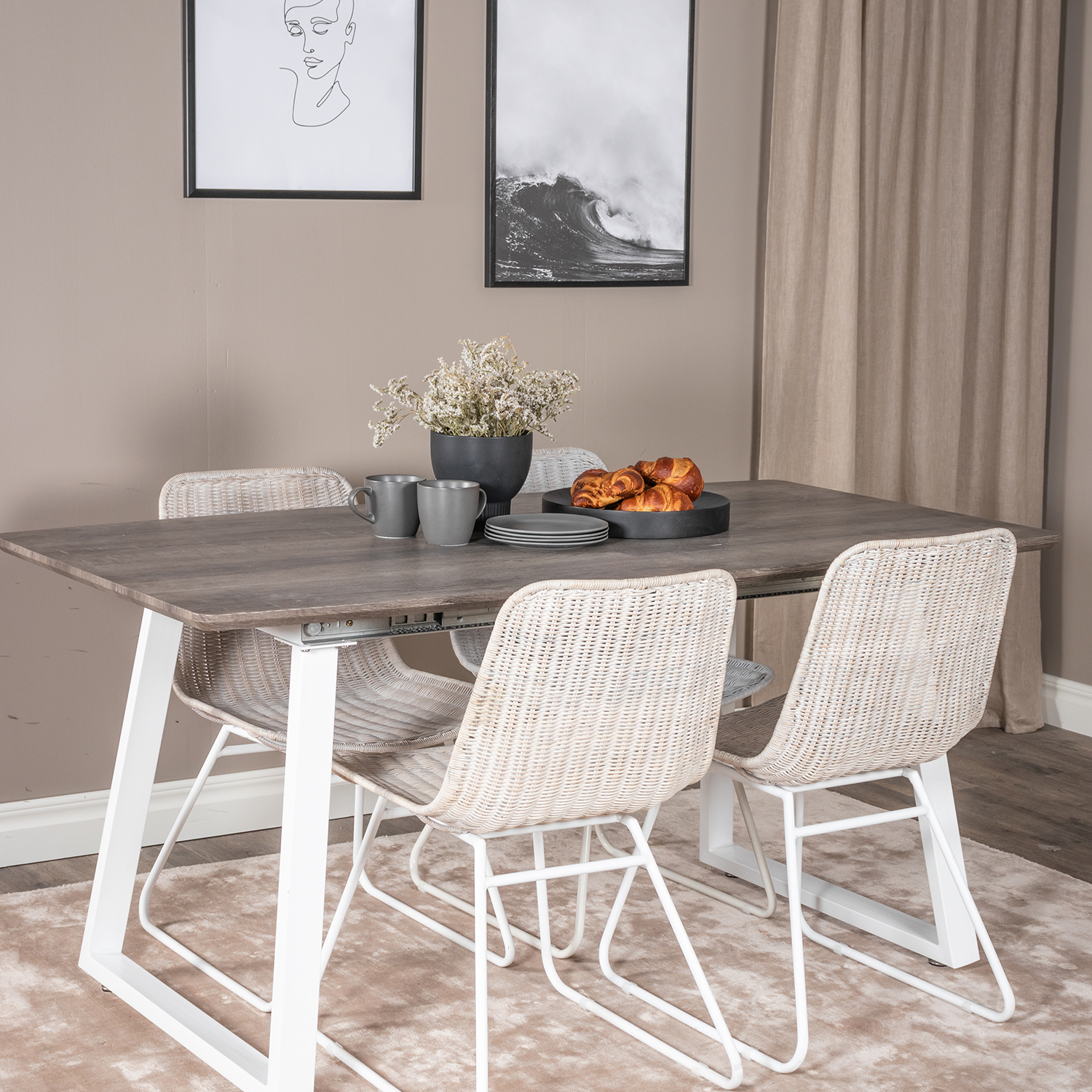 Spisegruppe Venture Home Ina med 4 Cornelia Stoler