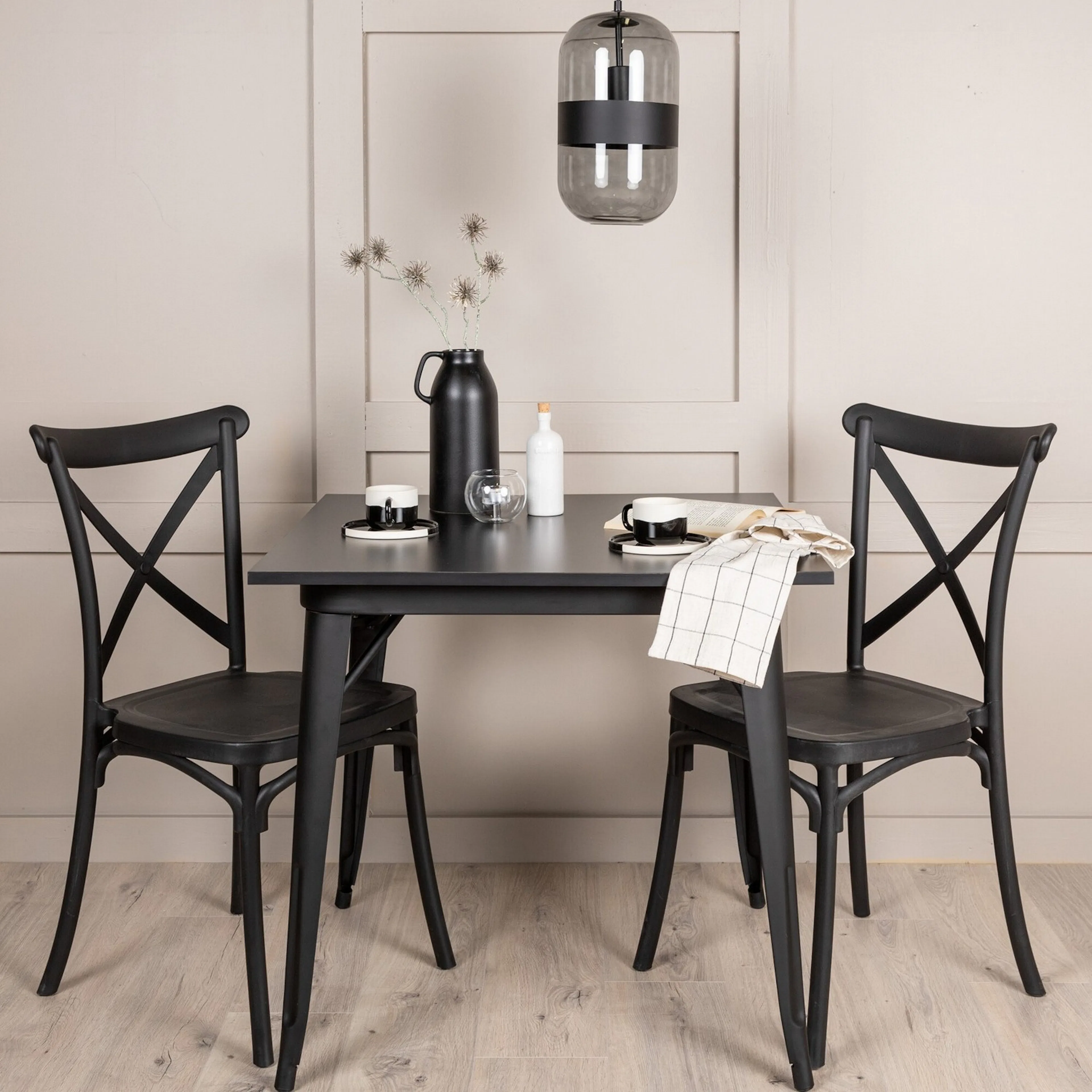 Spisegruppe Venture Home Tempe med 2 Crosett Stoler