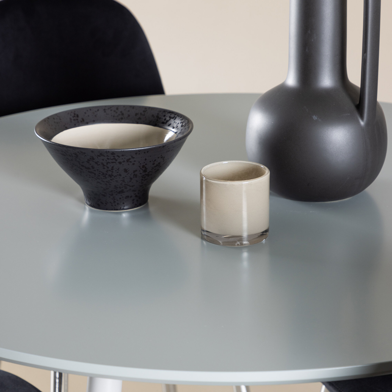 Spisegruppe Venture Home Plaza Ø100 med 4 stk Polar Stoler Fløyel
