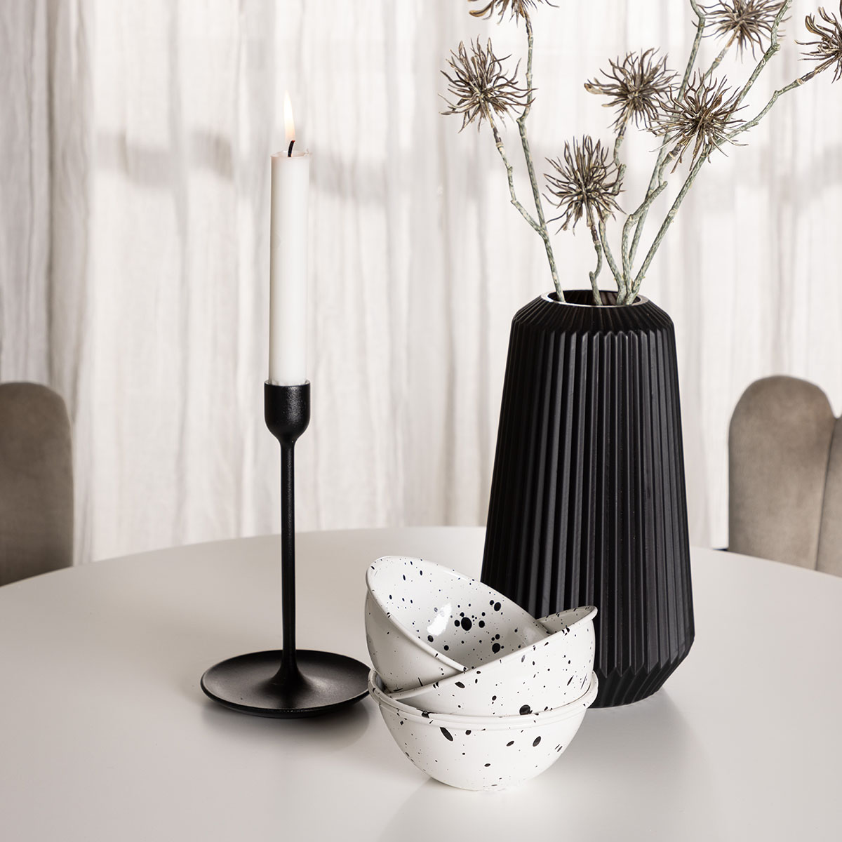 Spisegruppe Venture Home Hamden Ø80 cm med 4 Limhamn Light Stoler