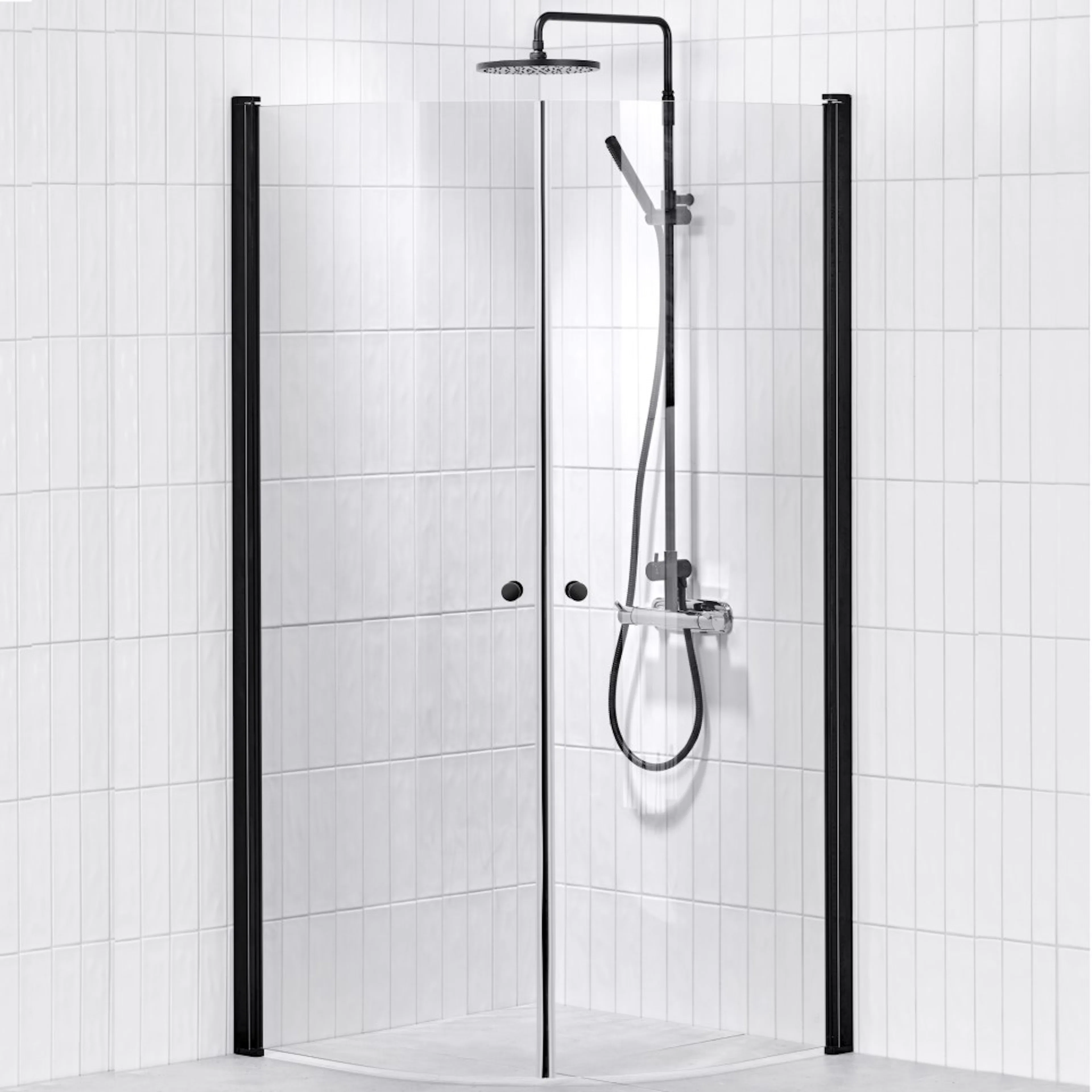 Duschhörna Alterna Lusso Black Svängd 800x800 mm Klarglas med Svart, LxB: 800x800 mm med Knopp