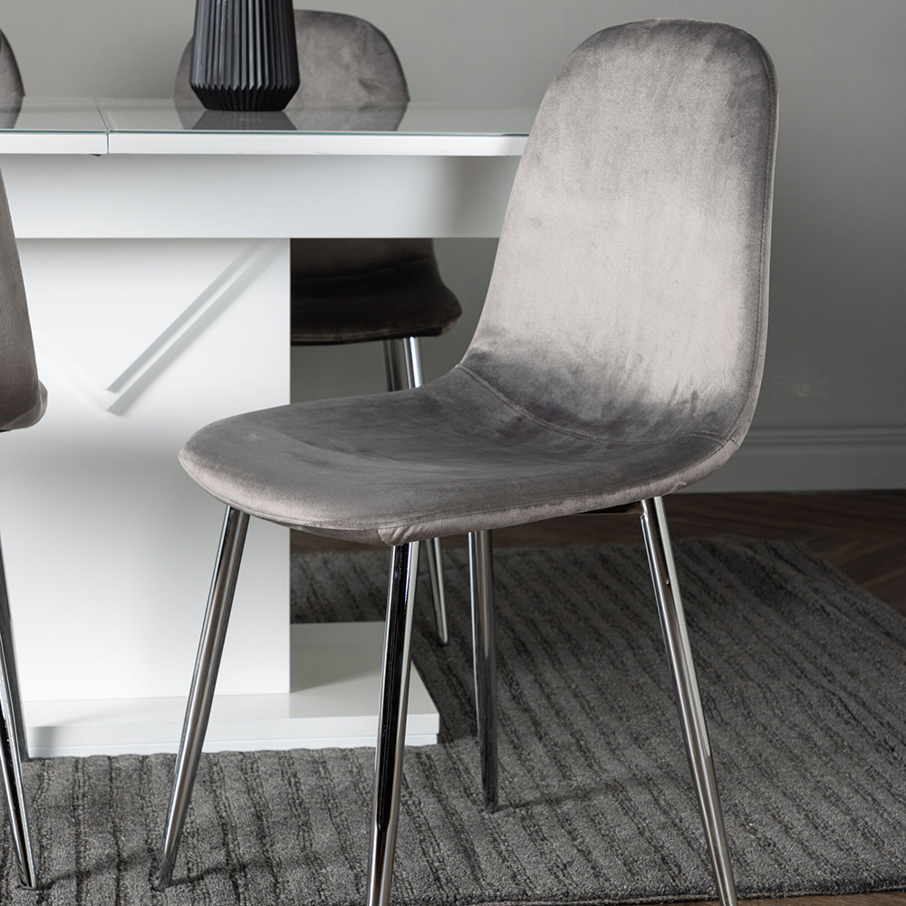 Spisegruppe Venture Home Pluto med 4 Eva Stoler