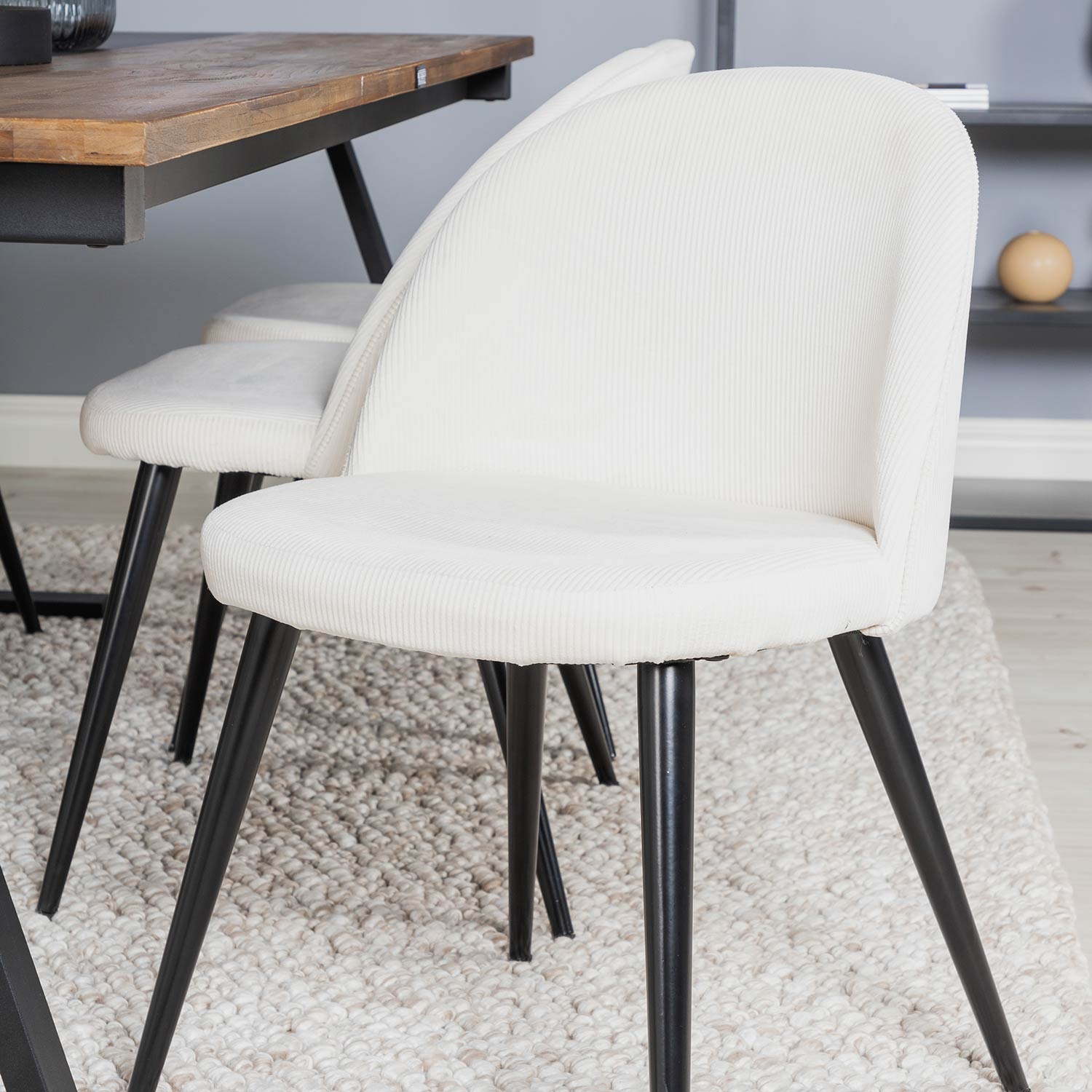 Spisegruppe Venture Home Jane med 6 Valentina Stoler Manchester