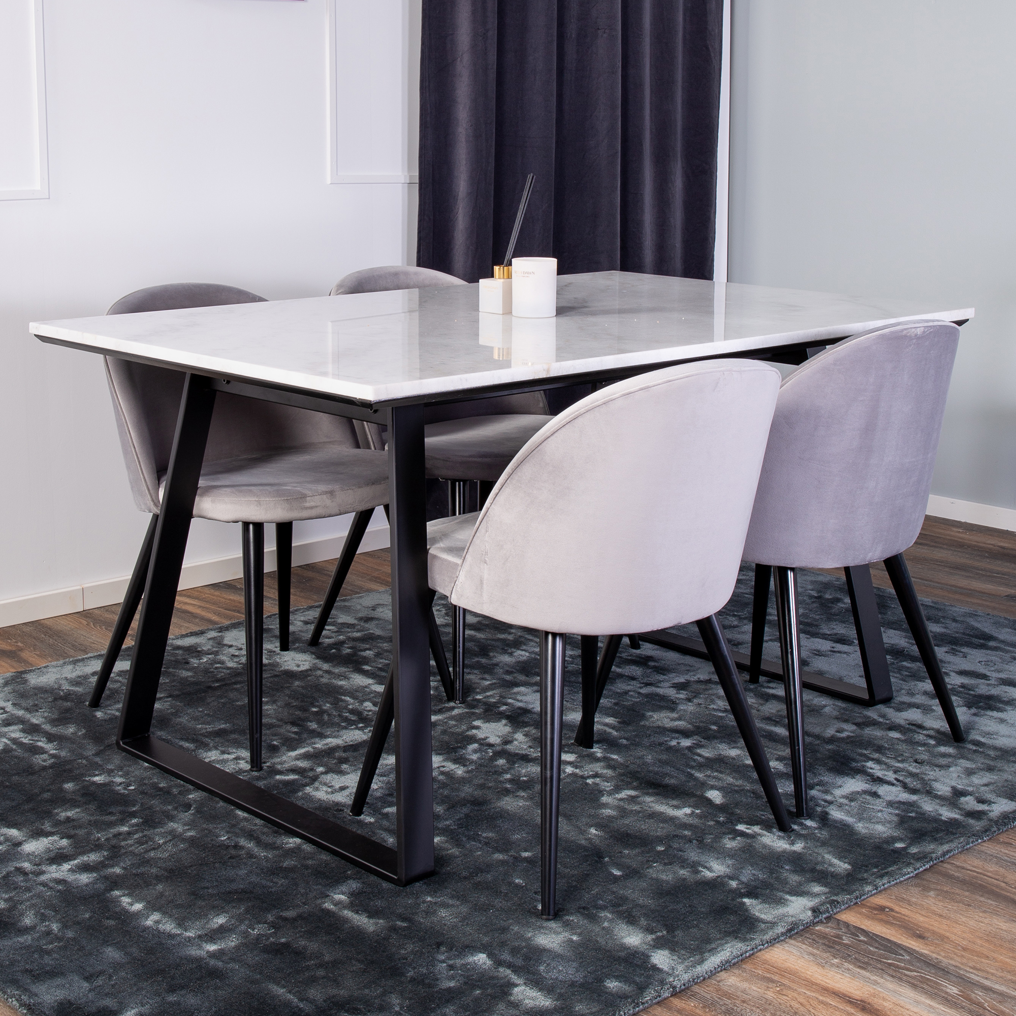 Spisegruppe Venture Home Estelle med 4 Valentina Stoler