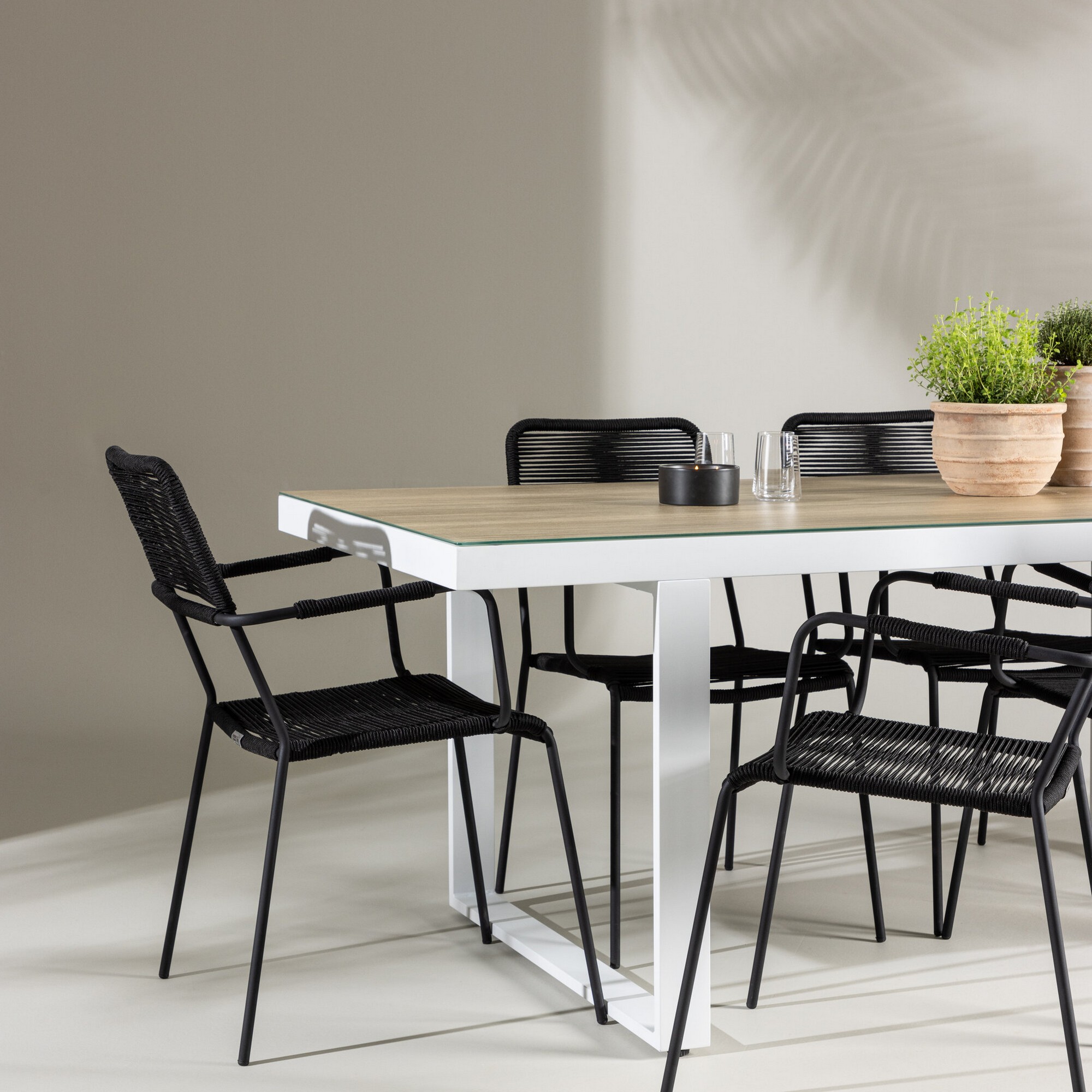 Hagegruppe Venture Home Merlo med 6 Lindos Lenestoler