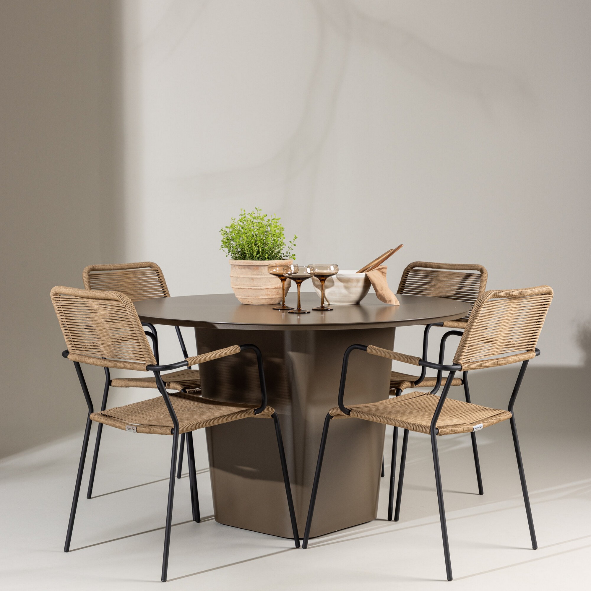 Hagegruppe Venture Home Santa Fe med 4 Lindos Lenestoler