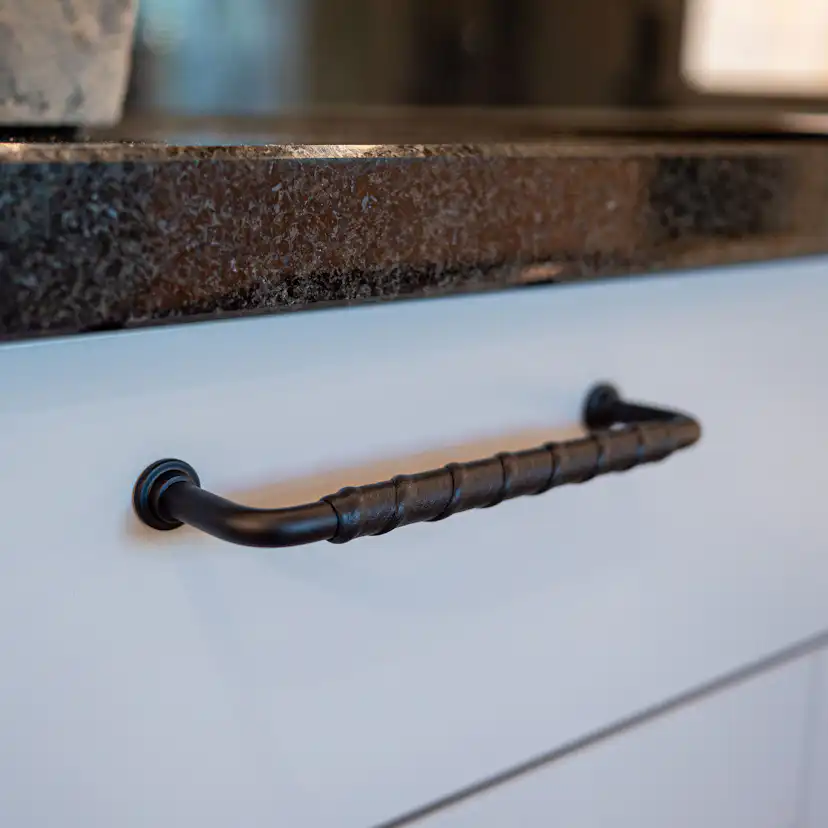 Håndtak Beslag Design 1353 Skinntrukket
