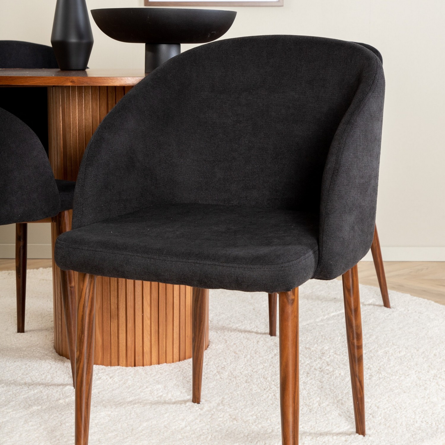 Spisegruppe Venture Home med Bianca Spisebord og 4 Archie Spisestoler