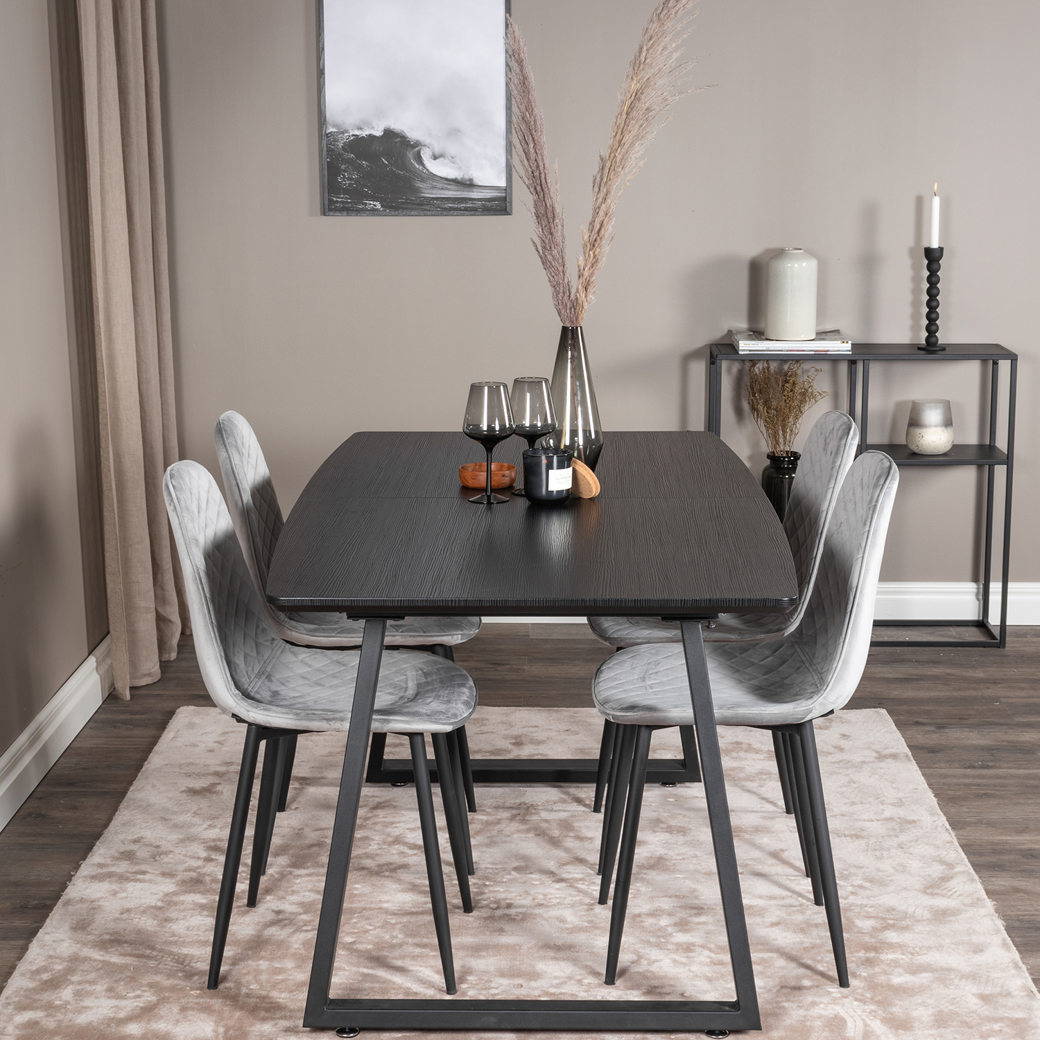 Spisegruppe Venture Home Ina med 4 Phoi Stoler Fløyel