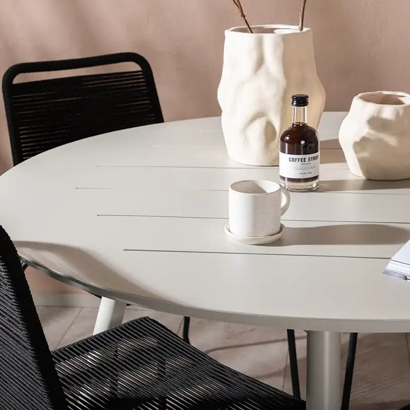 Spisegruppe Venture Home Lina Ø120 cm med 4 Lindos Stoler