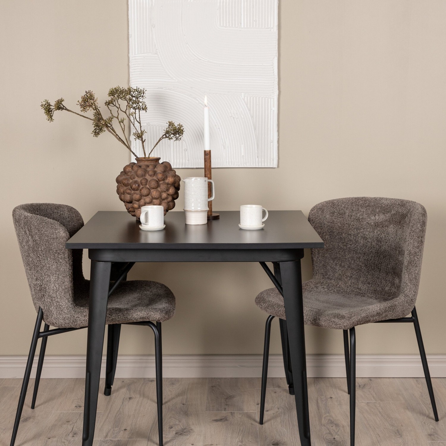 Spisegruppe Venture Home Tempe med 2 Modesto Stoler