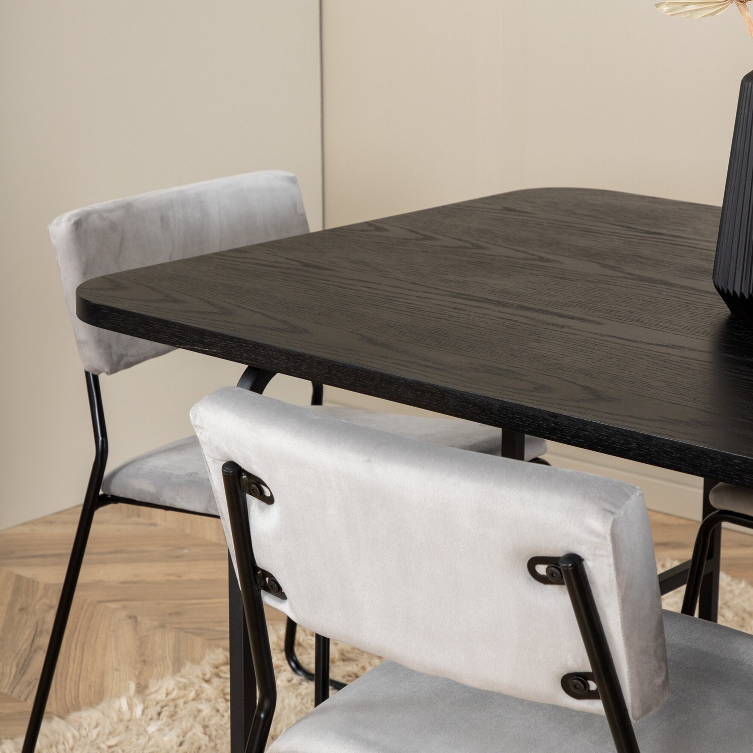 Spisegruppe Venture Home Chicago Spisebord og Kungshamn Spisestol Sort