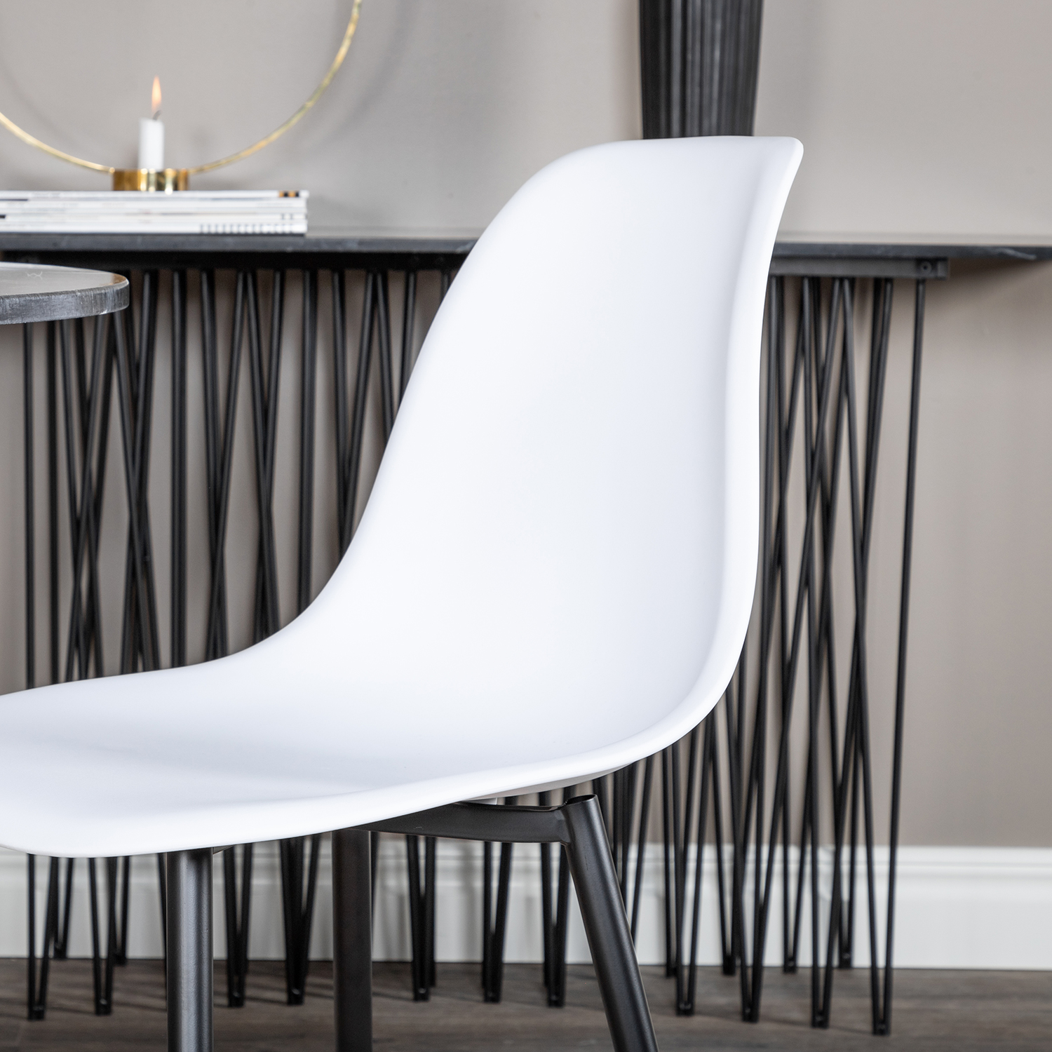 Spisegruppe Venture Home Estelle med 4 Pop Stoler