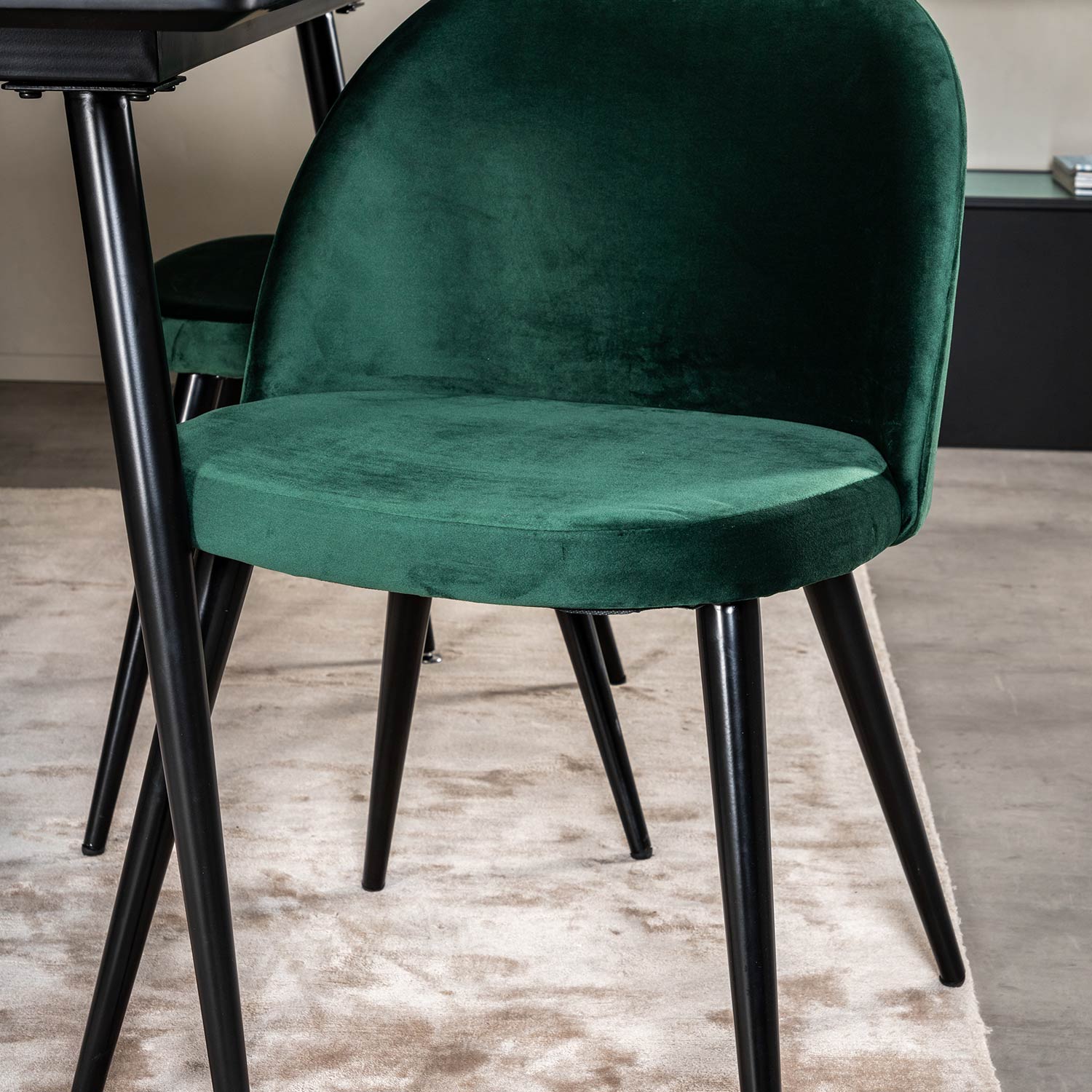 Spisegruppe Venture Home Silvia med Innleggsplate og 4 Valentina Stoler