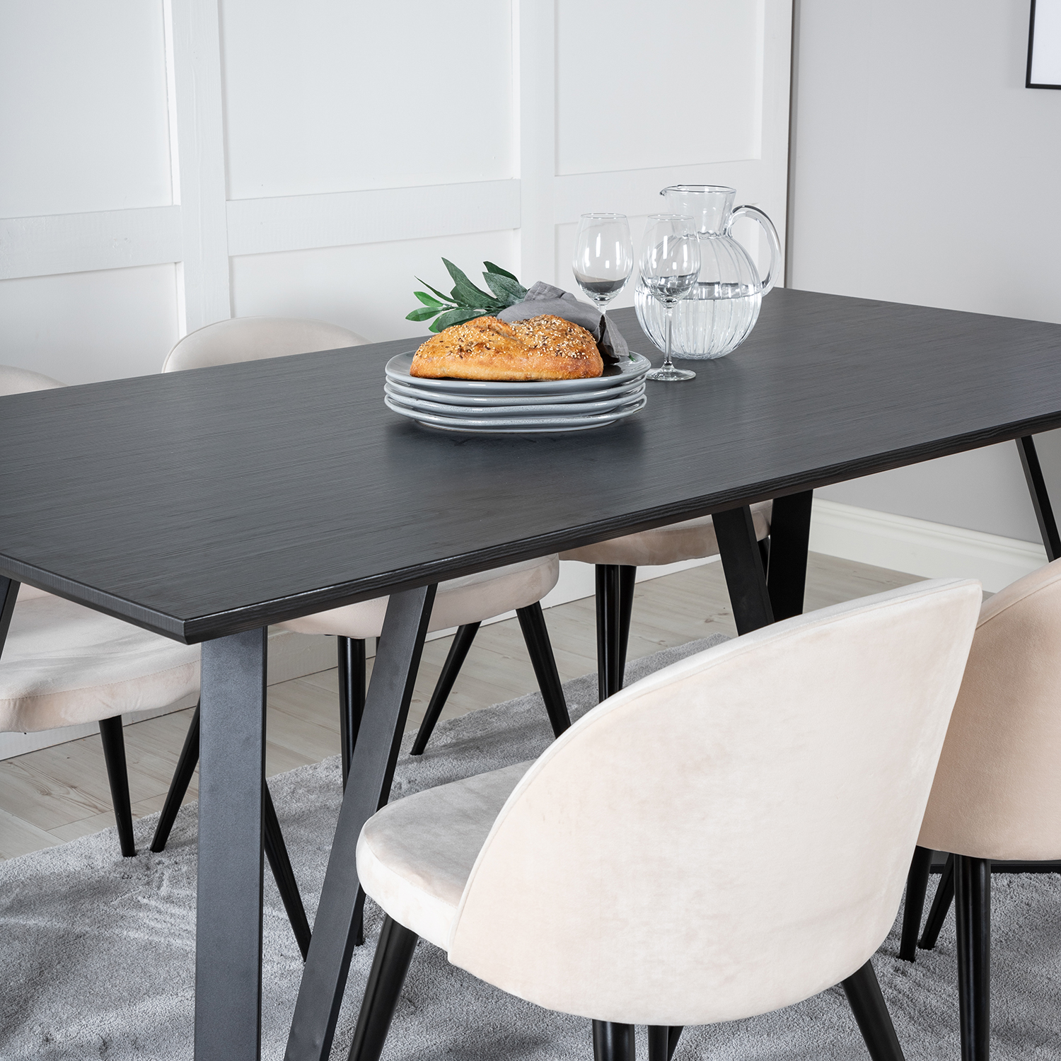 Spisegruppe Venture Home Madde med 6 Valentina Stoler Fløyel