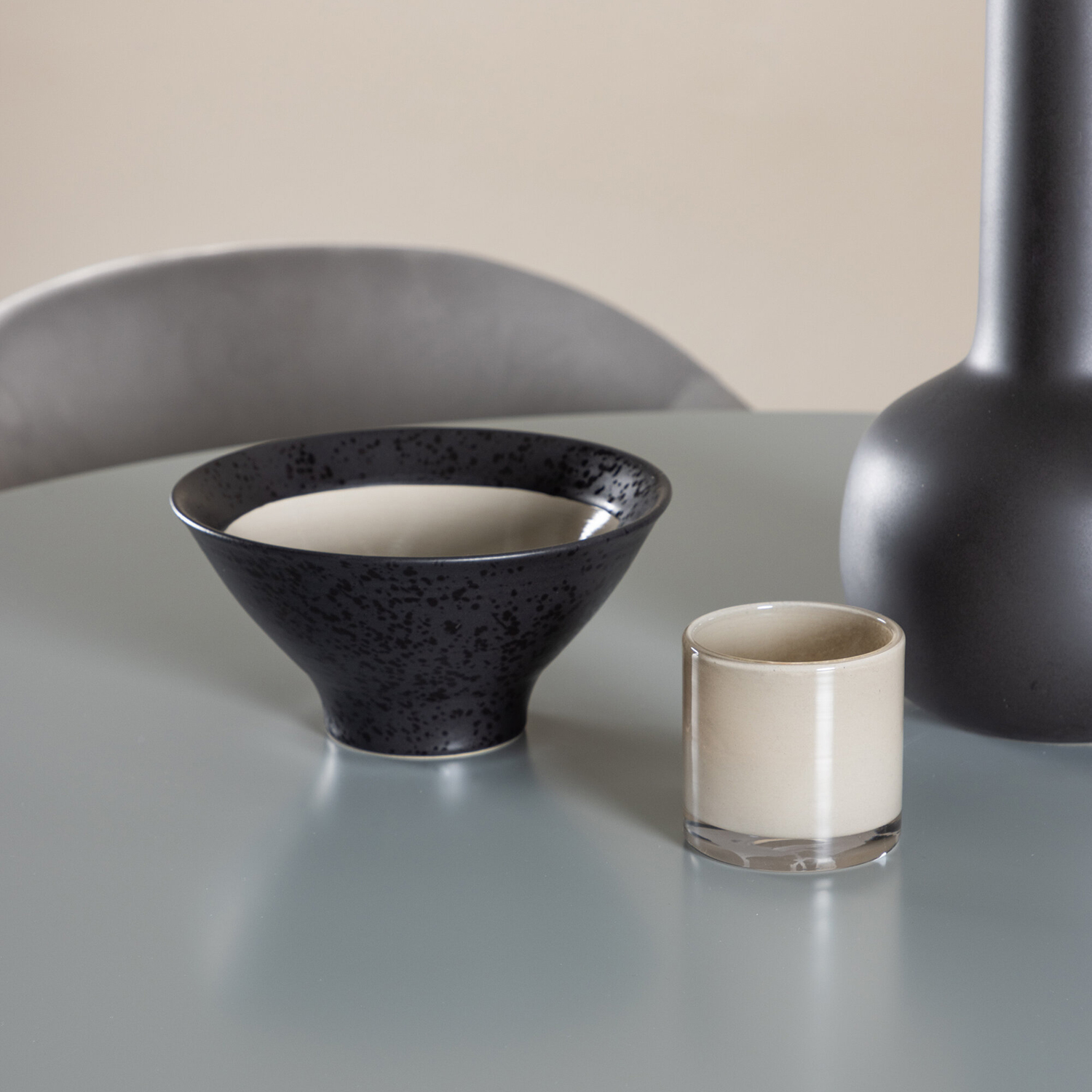 Spisegruppe Venture Home Plaza Ø100 med 4 stk Evelina Stoler