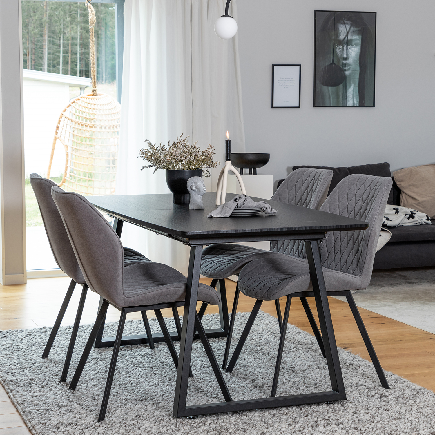 Spisegruppe Venture Home Ina med 4 Geneva Stoler