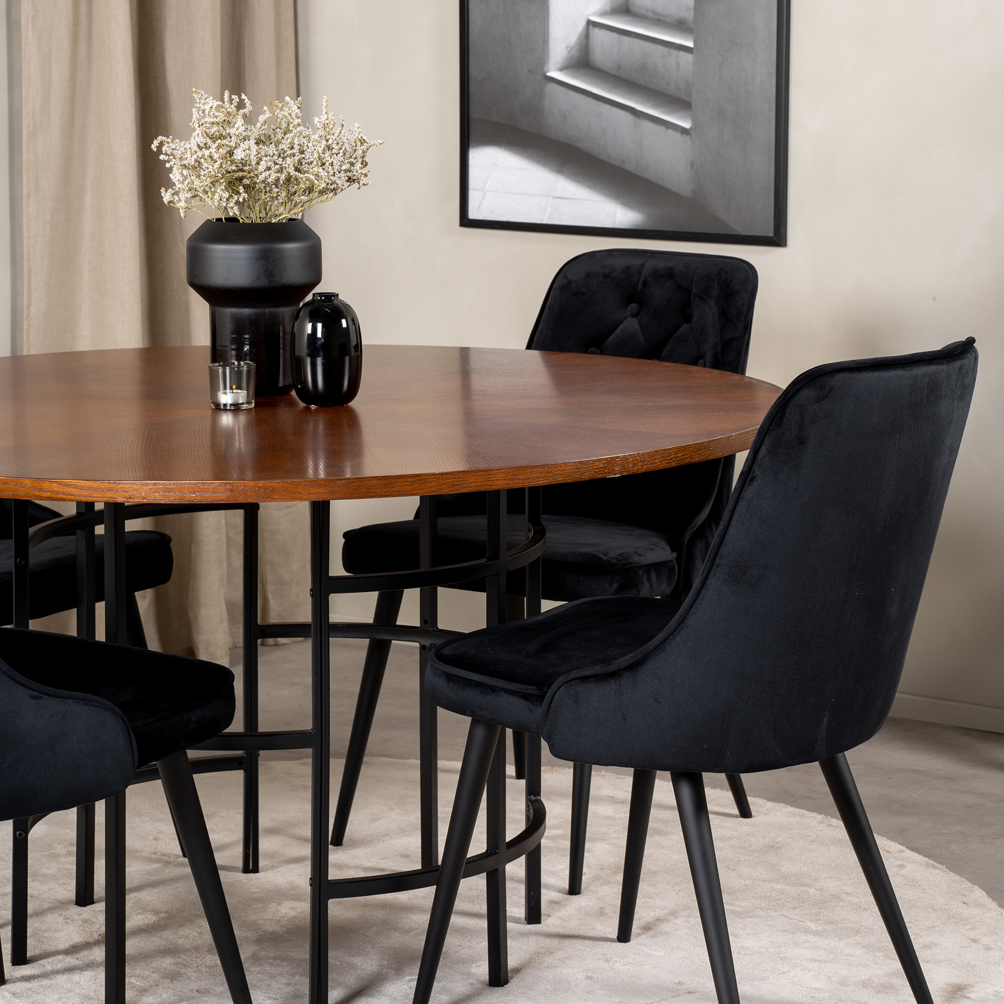 Spisegruppe furniture/fashion Copenhagen med 4 Vera Stoler