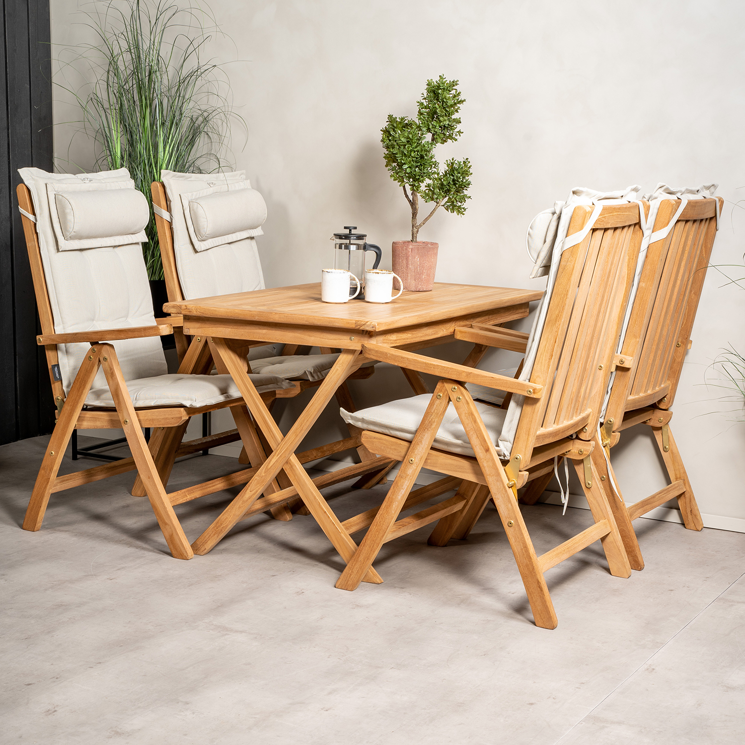 Spisegruppe Venture Home Kenya 120x70 Teak med 4 Kenya PositionsLenestoler