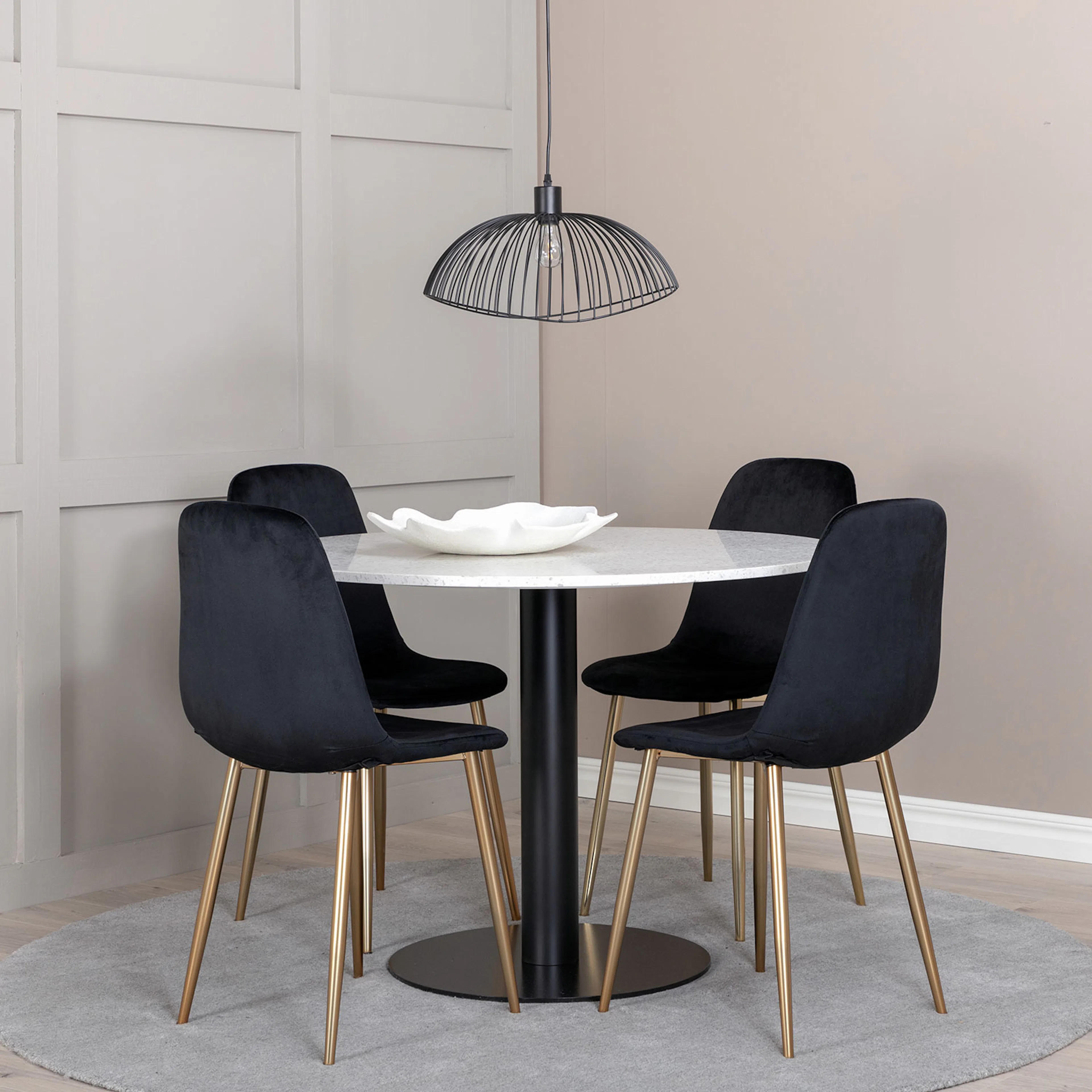 Spisegruppe Venture Home Razzia med 4 Polar Stoler