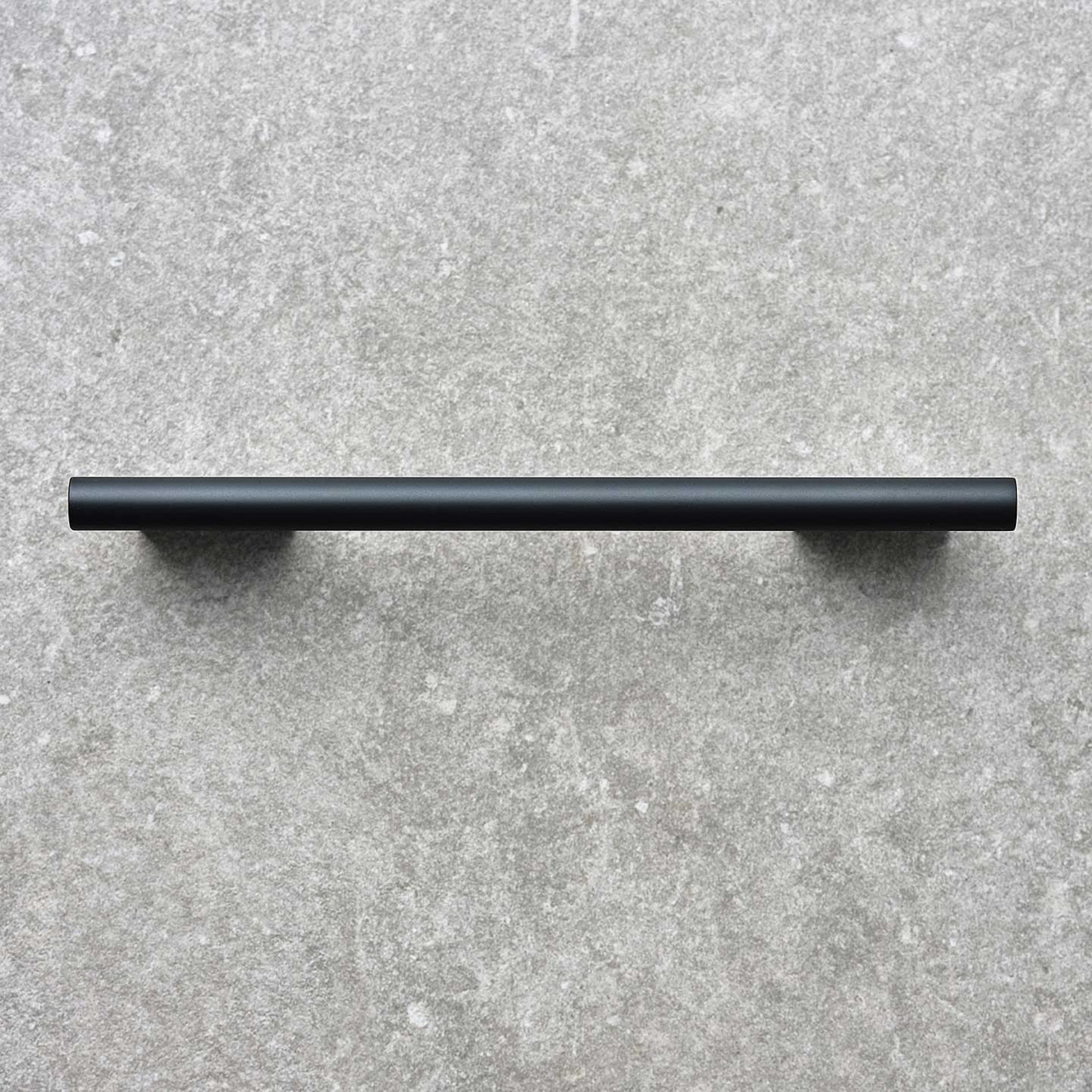 Mattsvart